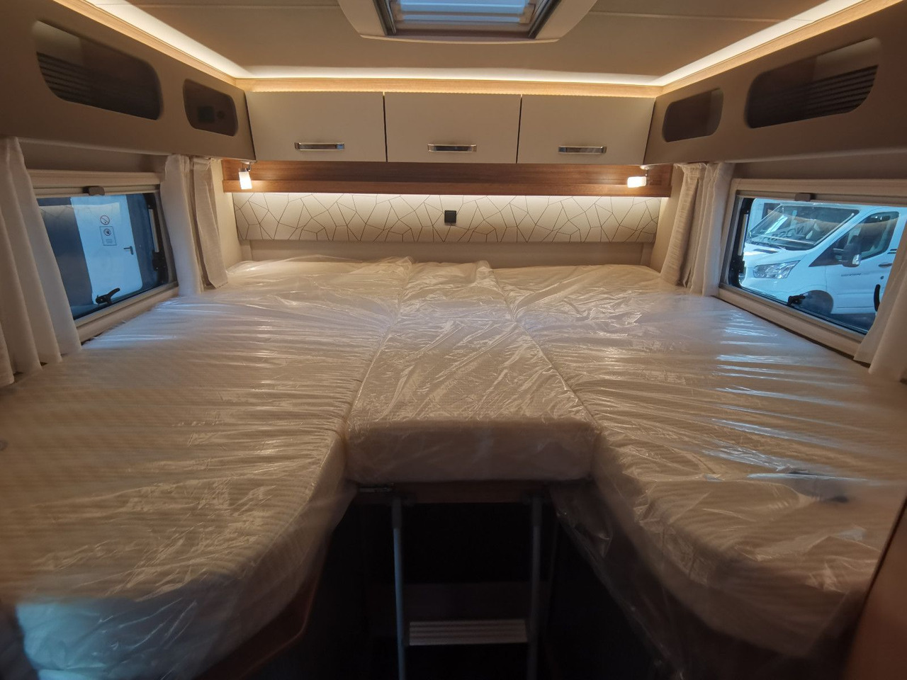 半集成房车 Weinsberg CARACOMPACT 640 MEG EDITION-PEPPER /-MODELL 2025：图16