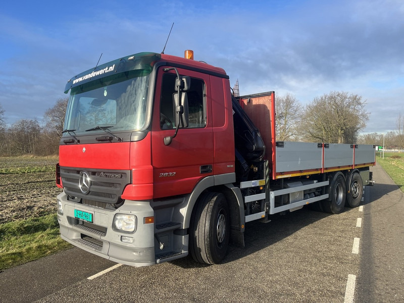 Mercedes-Benz ACTROS 2832 - 栏板式/ 平板卡车, 起重车:图3 Mercedes-Benz ACTROS 2832 - 栏板式/ 平板卡车, 起重车:图3