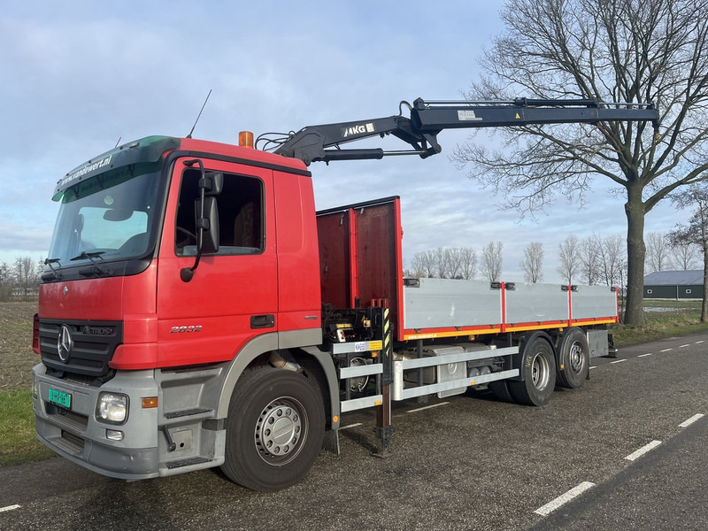 Mercedes-Benz ACTROS 2832 - 栏板式/ 平板卡车, 起重车:图1 Mercedes-Benz ACTROS 2832 - 栏板式/ 平板卡车, 起重车:图1