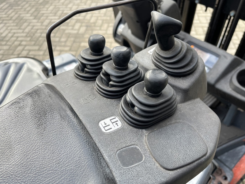 电动叉车 Toyota 8 FBET 18:图13 电动叉车 Toyota 8 FBET 18:图13