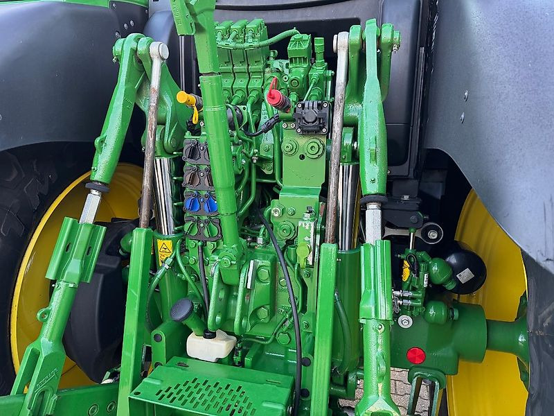 John Deere 6R195 AP 50KM COMMAND-PRO 2023 1490 UUR!!! - 拖拉机:图4 John Deere 6R195 AP 50KM COMMAND-PRO 2023 1490 UUR!!! - 拖拉机:图4