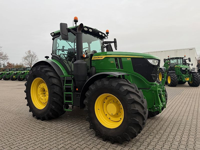 John Deere 6R230 AP 50KM COMMAND-PRO 2023 1820 UUR!!! - 拖拉机:图2 John Deere 6R230 AP 50KM COMMAND-PRO 2023 1820 UUR!!! - 拖拉机:图2