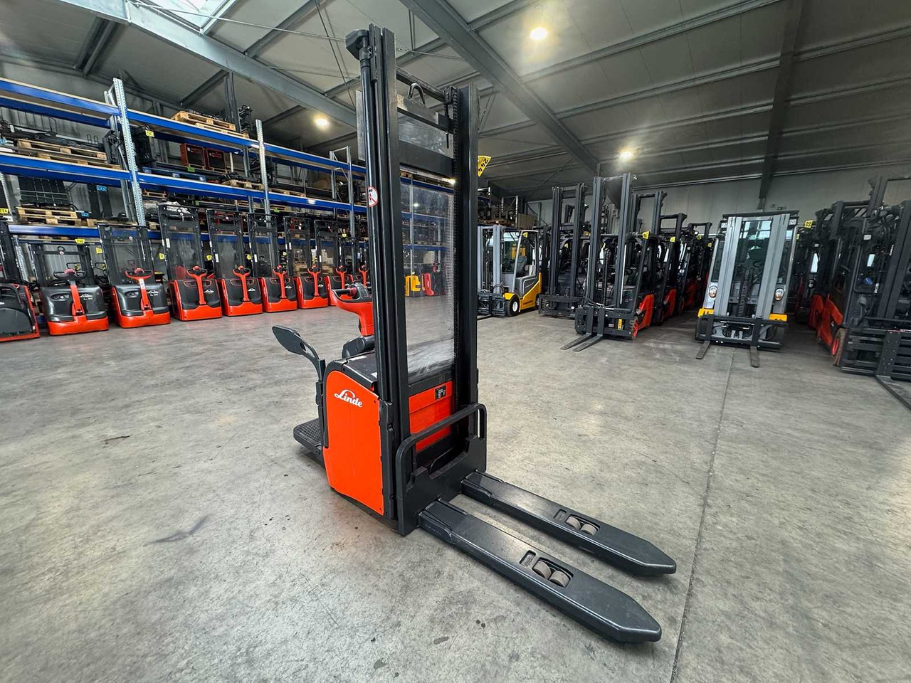 04/2012 SERVICE +UVV 10/2026 LINDE L14AP 1.400KG PALLET TRUCK ANT 2.364 HOURS - 叉车:图5 04/2012 SERVICE +UVV 10/2026 LINDE L14AP 1.400KG PALLET TRUCK ANT 2.364 HOURS - 叉车:图5