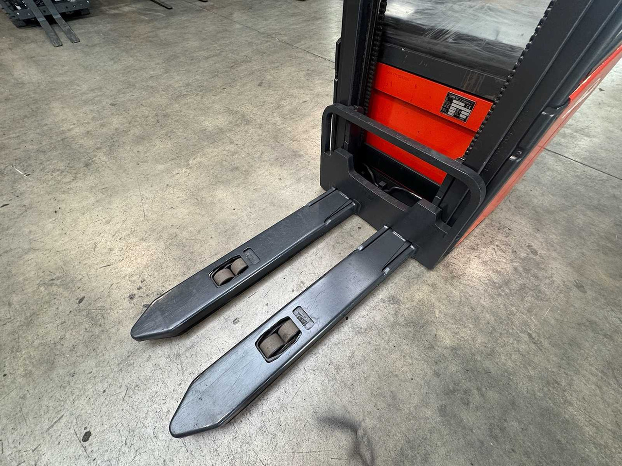 04/2012 SERVICE +UVV 10/2026 LINDE L14AP 1.400KG PALLET TRUCK ANT 2.364 HOURS - 叉车:图4 04/2012 SERVICE +UVV 10/2026 LINDE L14AP 1.400KG PALLET TRUCK ANT 2.364 HOURS - 叉车:图4