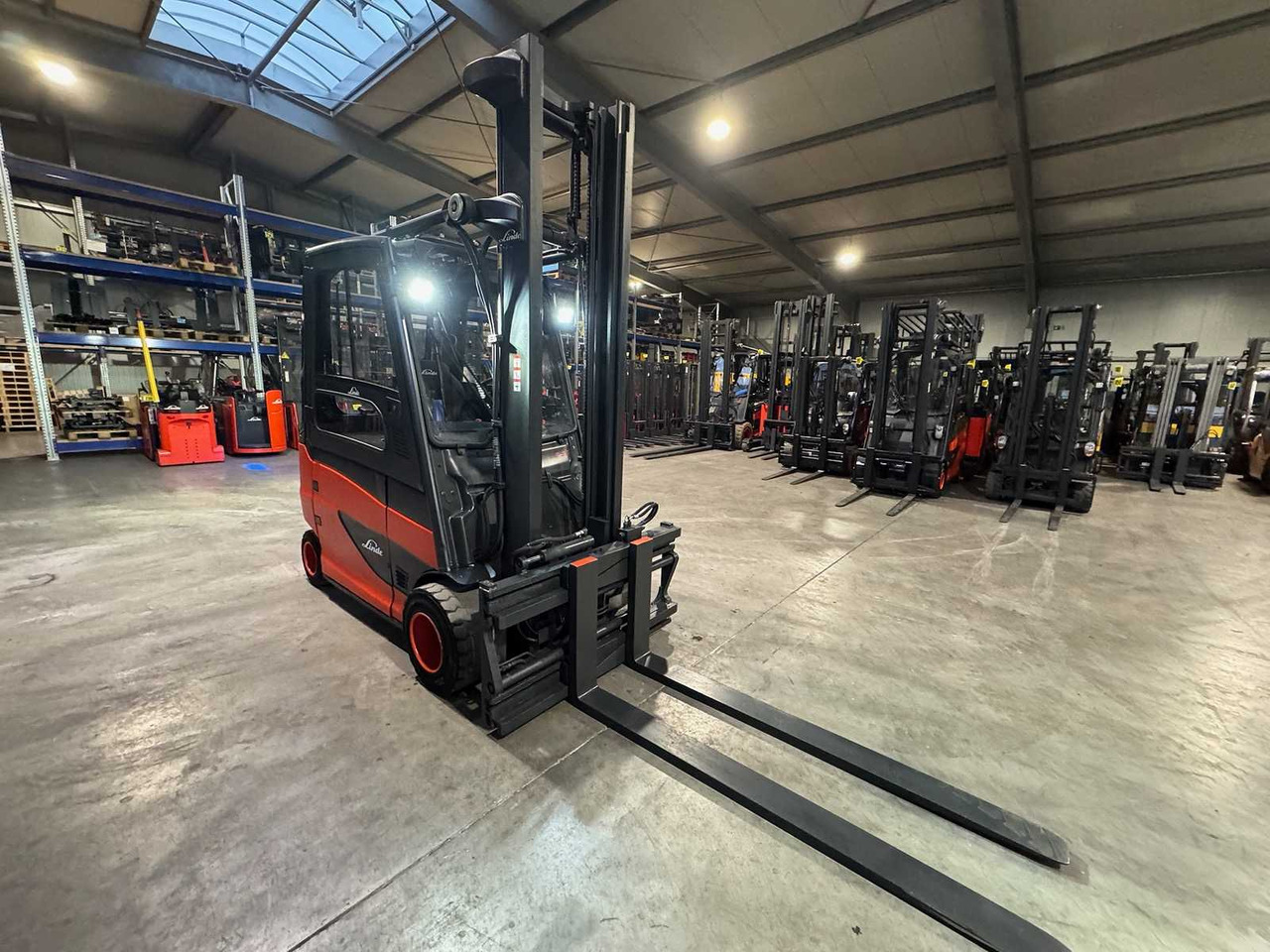 06/2023 SERVICE + UVV 11/2026 LINDE E35HL 3.500KG 3.+4. VALVE 180CM FORK ADJUSTER ELECTRIC FORKLIFT 8.839 HOURS - 叉车:图2 06/2023 SERVICE + UVV 11/2026 LINDE E35HL 3.500KG 3.+4. VALVE 180CM FORK ADJUSTER ELECTRIC FORKLIFT 8.839 HOURS - 叉车:图2