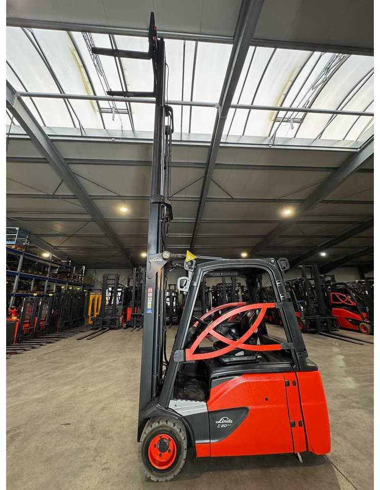 08/2023 SERVICE + UVV 11/2026 LINDE E20L 2.000KG TRIPLEX 680CM ELECTRIC FORKLIFT - 叉车:图3 08/2023 SERVICE + UVV 11/2026 LINDE E20L 2.000KG TRIPLEX 680CM ELECTRIC FORKLIFT - 叉车:图3