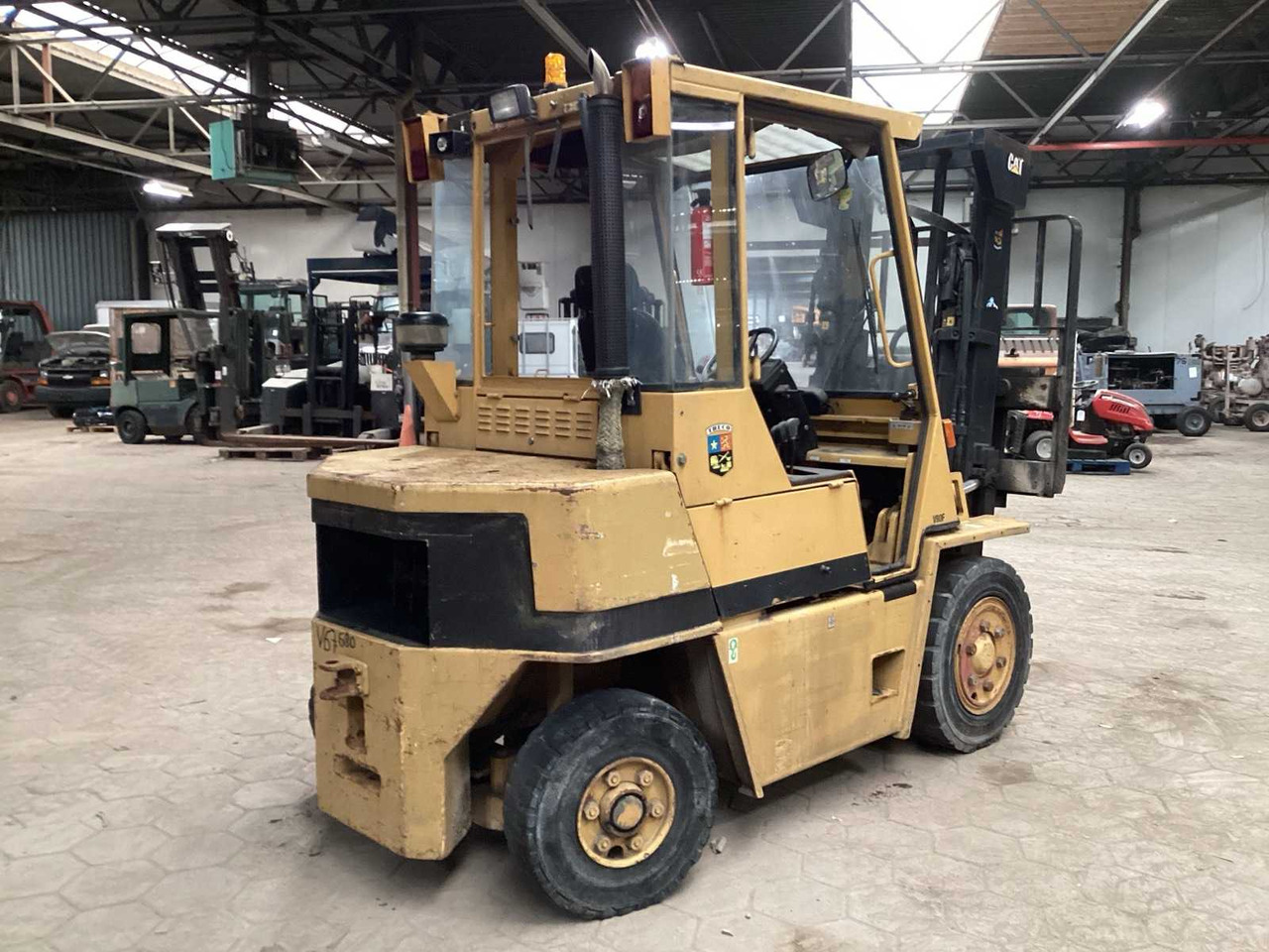 1992 CATERPILLAR V80 F FORKLIFT - 叉车:图3 1992 CATERPILLAR V80 F FORKLIFT - 叉车:图3