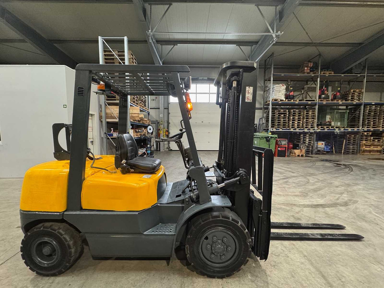 叉车 1992 SERVICE IN 415 HOURS TCM FG30N5 3,000KG GAS FORKLIFT FORKLIFT NISSAN ENGINE：图6