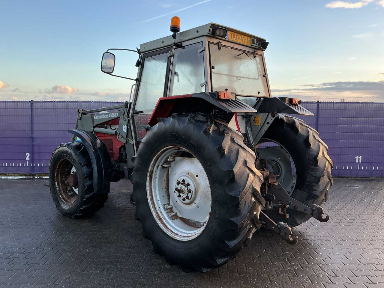 1996 MASSEY FERGUSON 399 FOUR WHEEL DRIVE FARM TRACTOR - 拖拉机:图3 1996 MASSEY FERGUSON 399 FOUR WHEEL DRIVE FARM TRACTOR - 拖拉机:图3