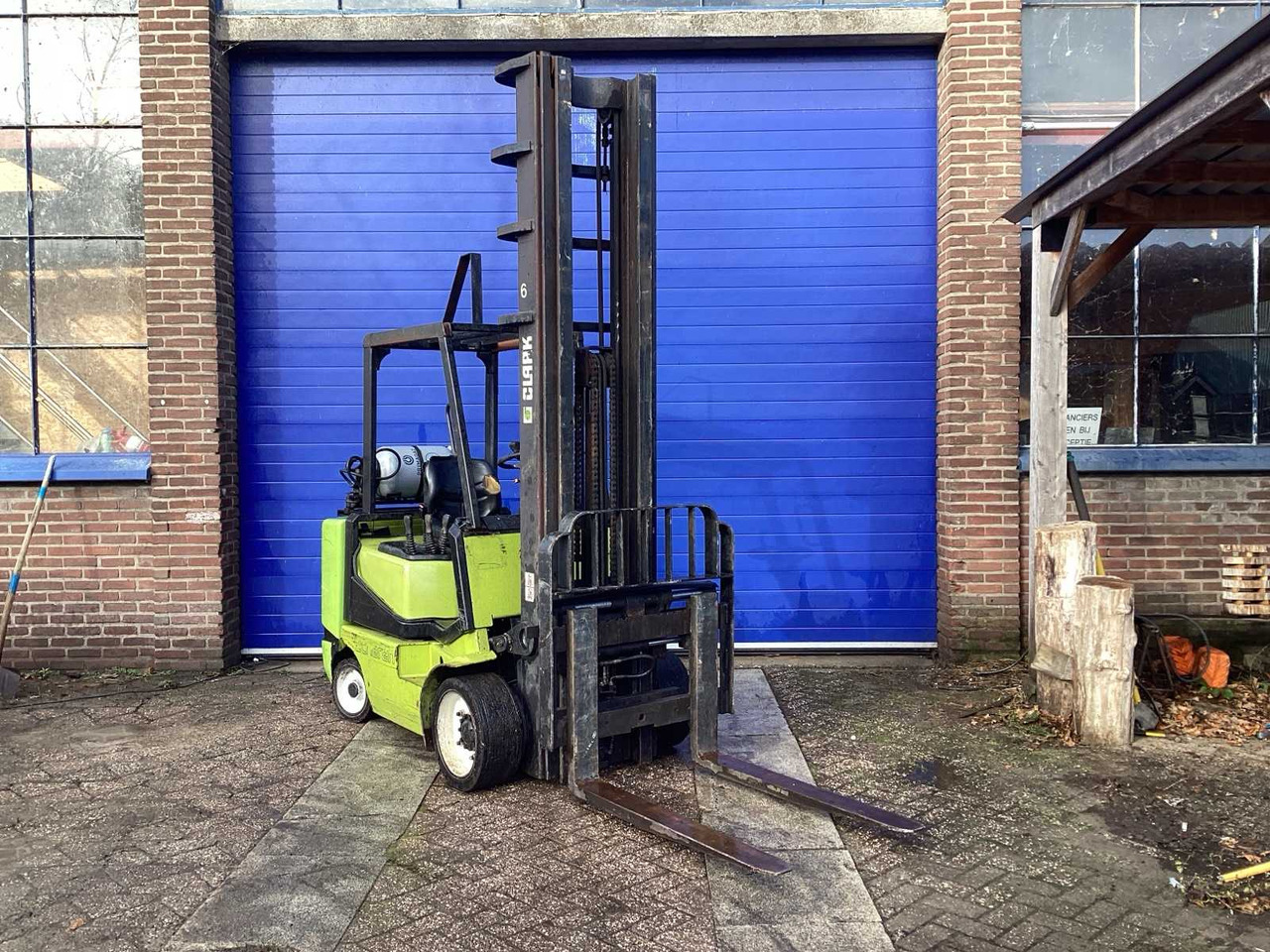 1999 CLARK CGC30 FORKLIFT 7300 MM - 叉车:图2 1999 CLARK CGC30 FORKLIFT 7300 MM - 叉车:图2