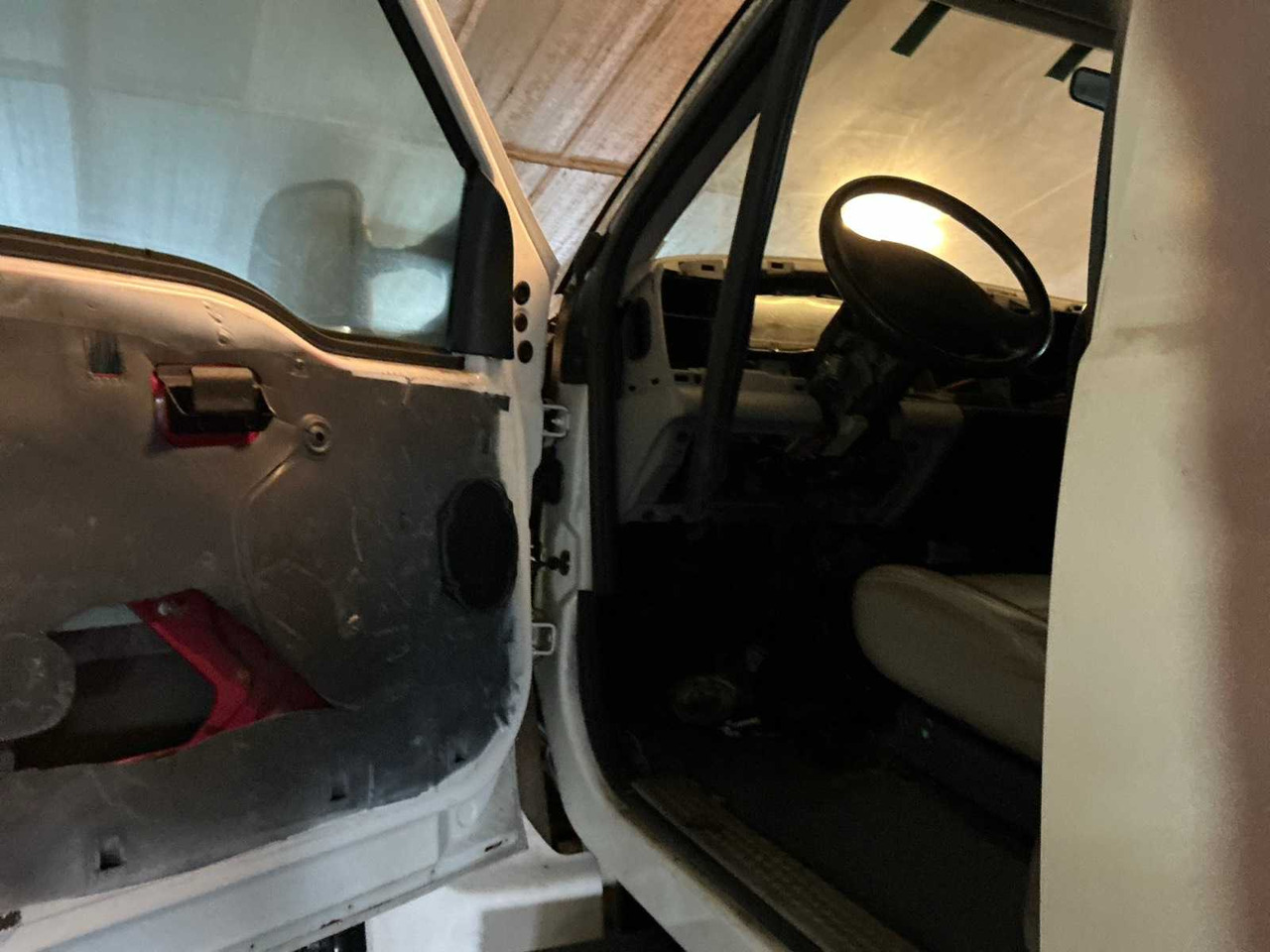 卡车 1999 FORD F-650 DUAL-CAB PICKUP TRUCK:图13 卡车 1999 FORD F-650 DUAL-CAB PICKUP TRUCK:图13