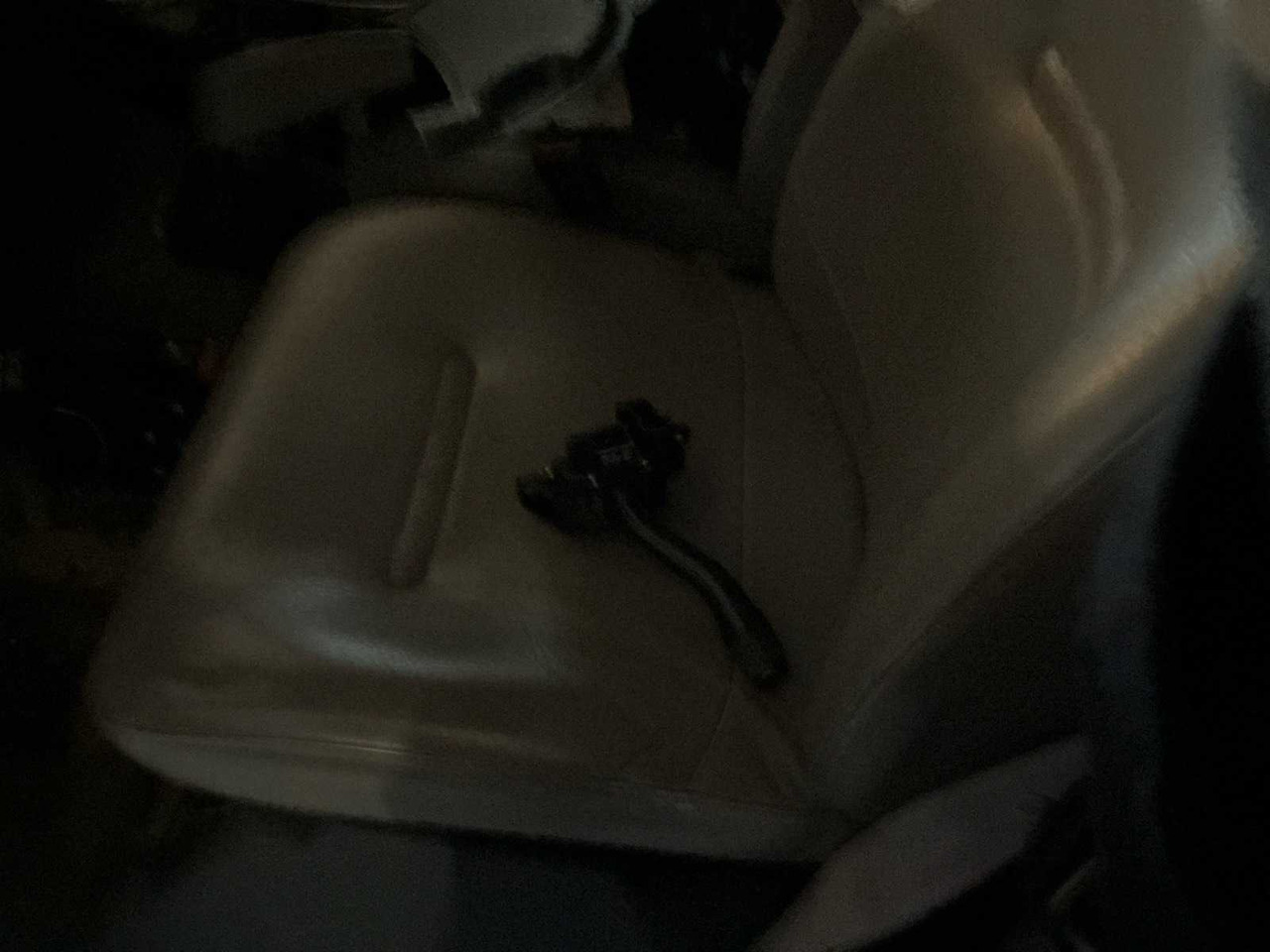 卡车 1999 FORD F-650 DUAL-CAB PICKUP TRUCK:图16 卡车 1999 FORD F-650 DUAL-CAB PICKUP TRUCK:图16