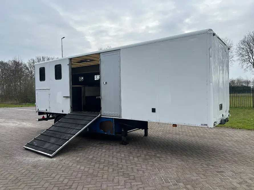 2001 COOPER 6.9 TON HORSE TRAILER BE SEMI-TRAILER - 半挂车:图2 2001 COOPER 6.9 TON HORSE TRAILER BE SEMI-TRAILER - 半挂车:图2