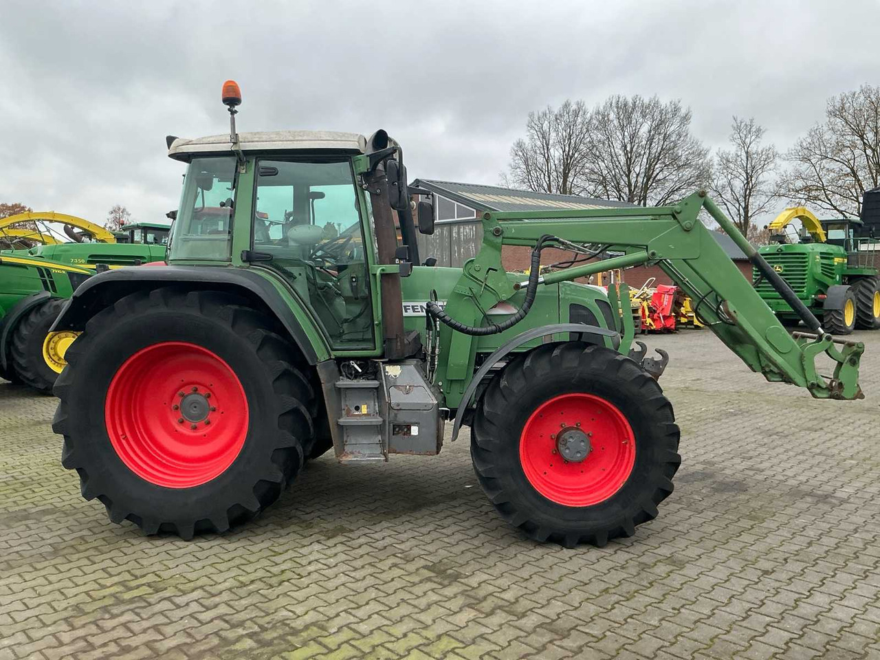 2001 FENDT 716 VARIO ALL-WHEEL DRIVE FARM TRACTOR - 拖拉机:图3 2001 FENDT 716 VARIO ALL-WHEEL DRIVE FARM TRACTOR - 拖拉机:图3