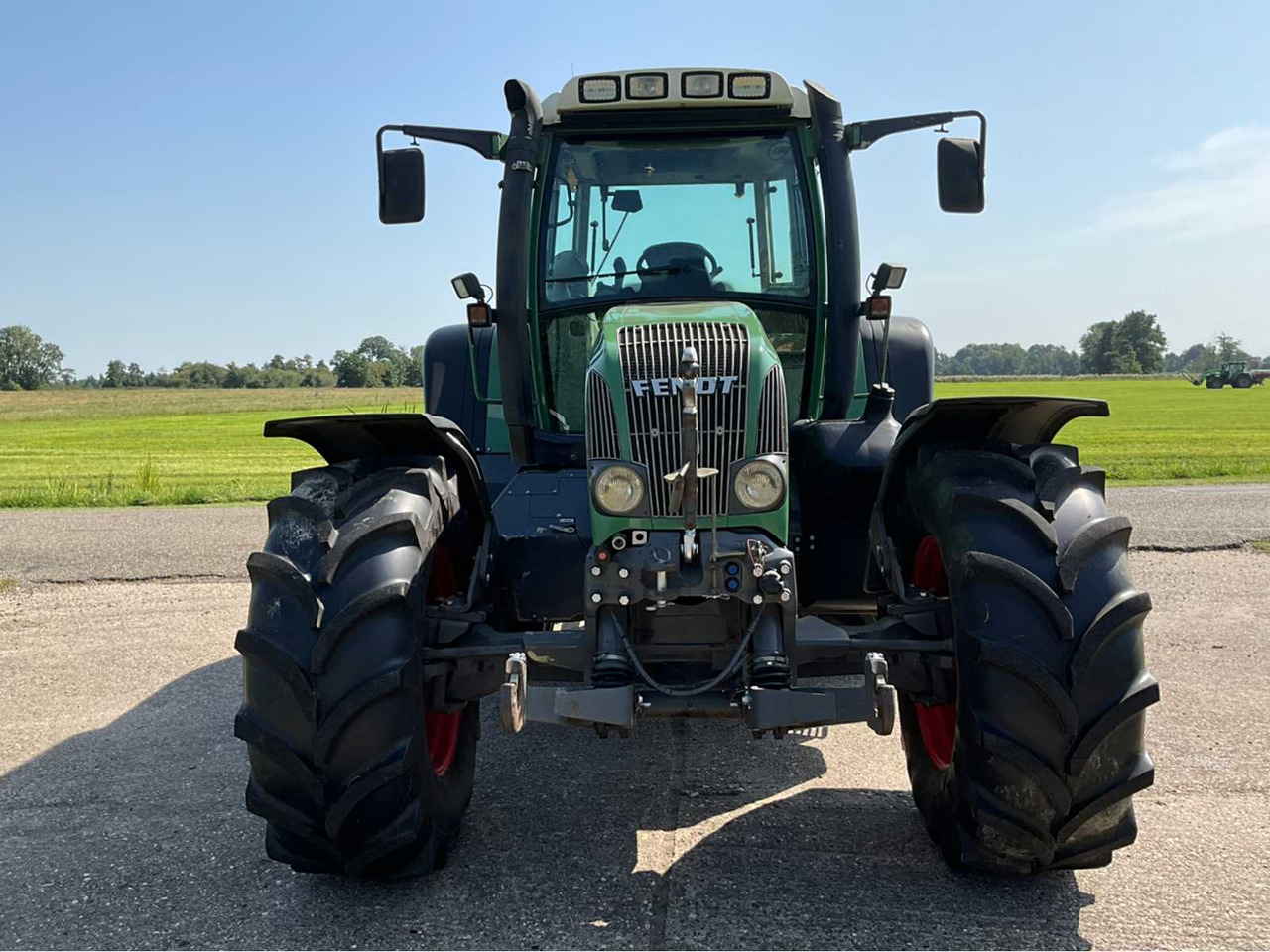 2001 FENDT FAVORIT 716 VARIO ALL-WHEEL DRIVE FARM TRACTOR - 拖拉机:图3 2001 FENDT FAVORIT 716 VARIO ALL-WHEEL DRIVE FARM TRACTOR - 拖拉机:图3