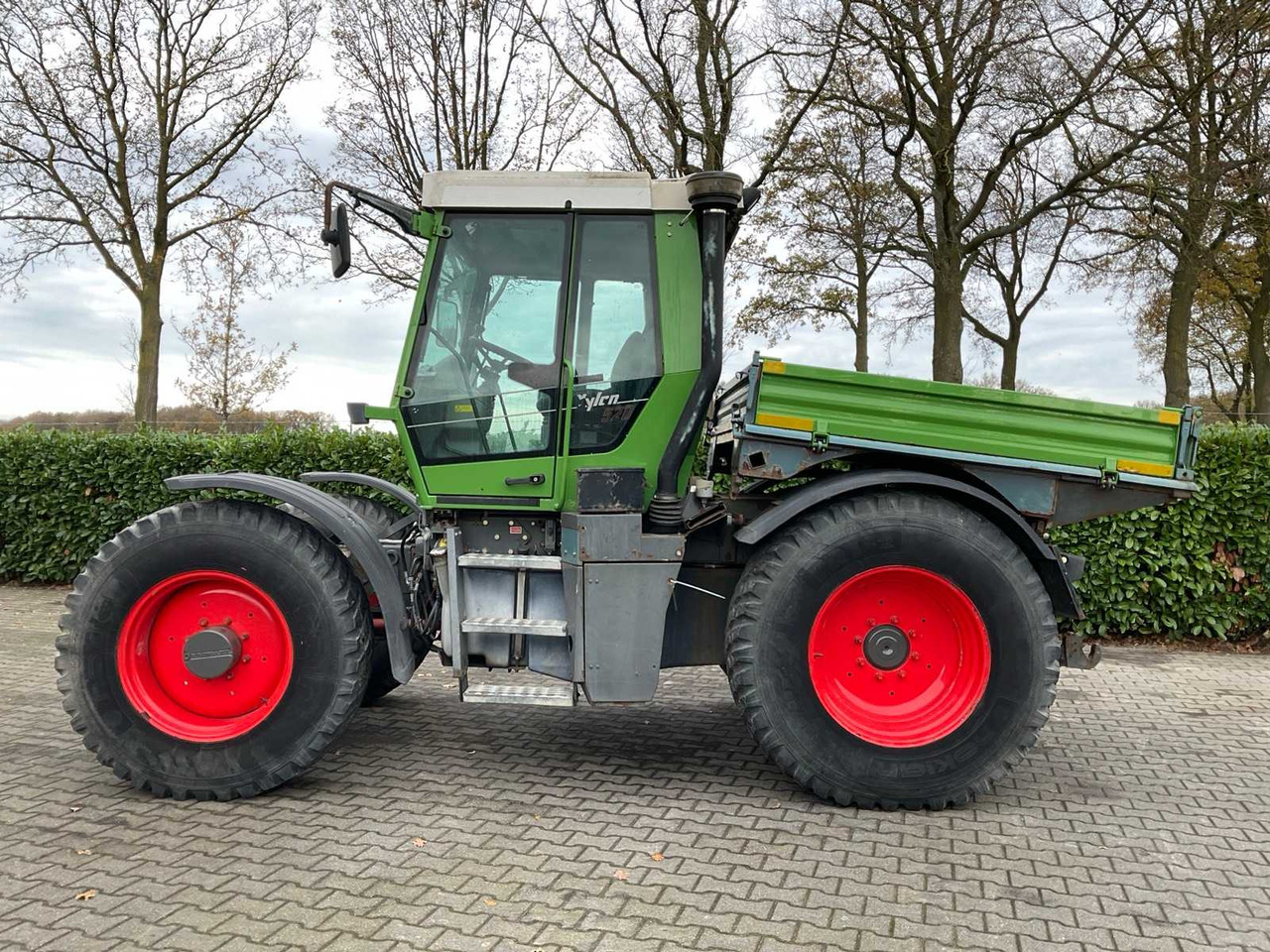 2001 FENDT XYLON 520 ALL-WHEEL DRIVE FARM TRACTOR - 拖拉机:图2 2001 FENDT XYLON 520 ALL-WHEEL DRIVE FARM TRACTOR - 拖拉机:图2