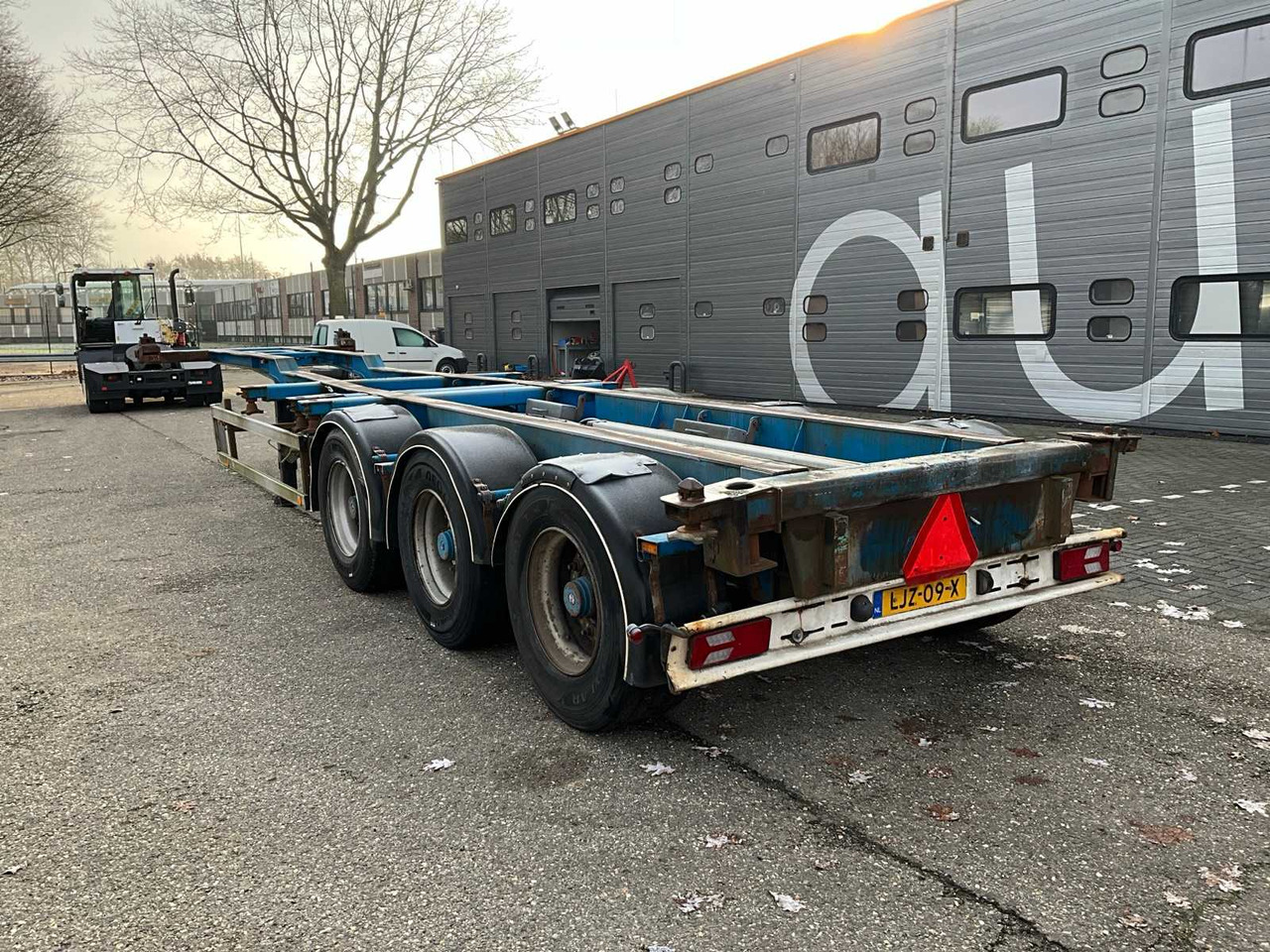 2001 HRD NT CON CONTAINER CHASSIS LJZ-09-X - 半挂车:图3 2001 HRD NT CON CONTAINER CHASSIS LJZ-09-X - 半挂车:图3