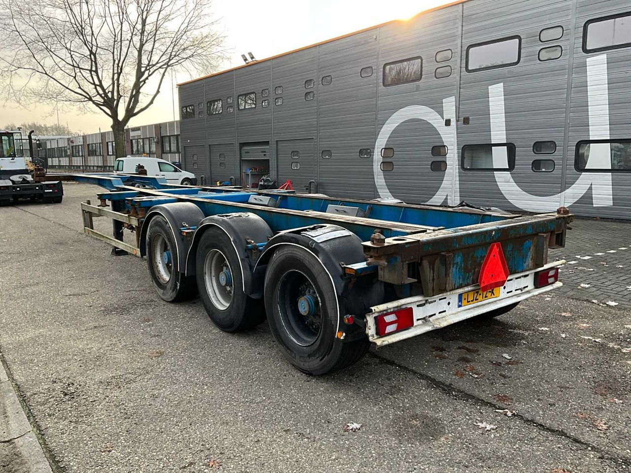 2001 HRD NT CON CONTAINER CHASSIS LJZ-12-X - 半挂车:图3 2001 HRD NT CON CONTAINER CHASSIS LJZ-12-X - 半挂车:图3