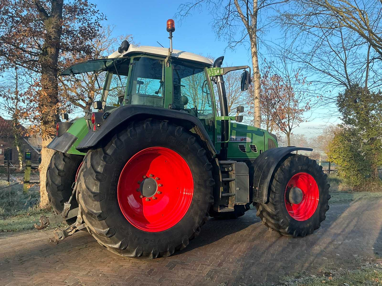 2004 FENDT 818 VARIO TMS ALL-WHEEL DRIVE FARM TRACTOR - 拖拉机:图3 2004 FENDT 818 VARIO TMS ALL-WHEEL DRIVE FARM TRACTOR - 拖拉机:图3