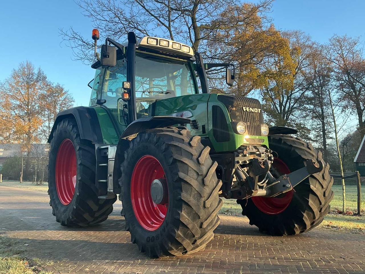 2004 FENDT 818 VARIO TMS ALL-WHEEL DRIVE FARM TRACTOR - 拖拉机:图2 2004 FENDT 818 VARIO TMS ALL-WHEEL DRIVE FARM TRACTOR - 拖拉机:图2