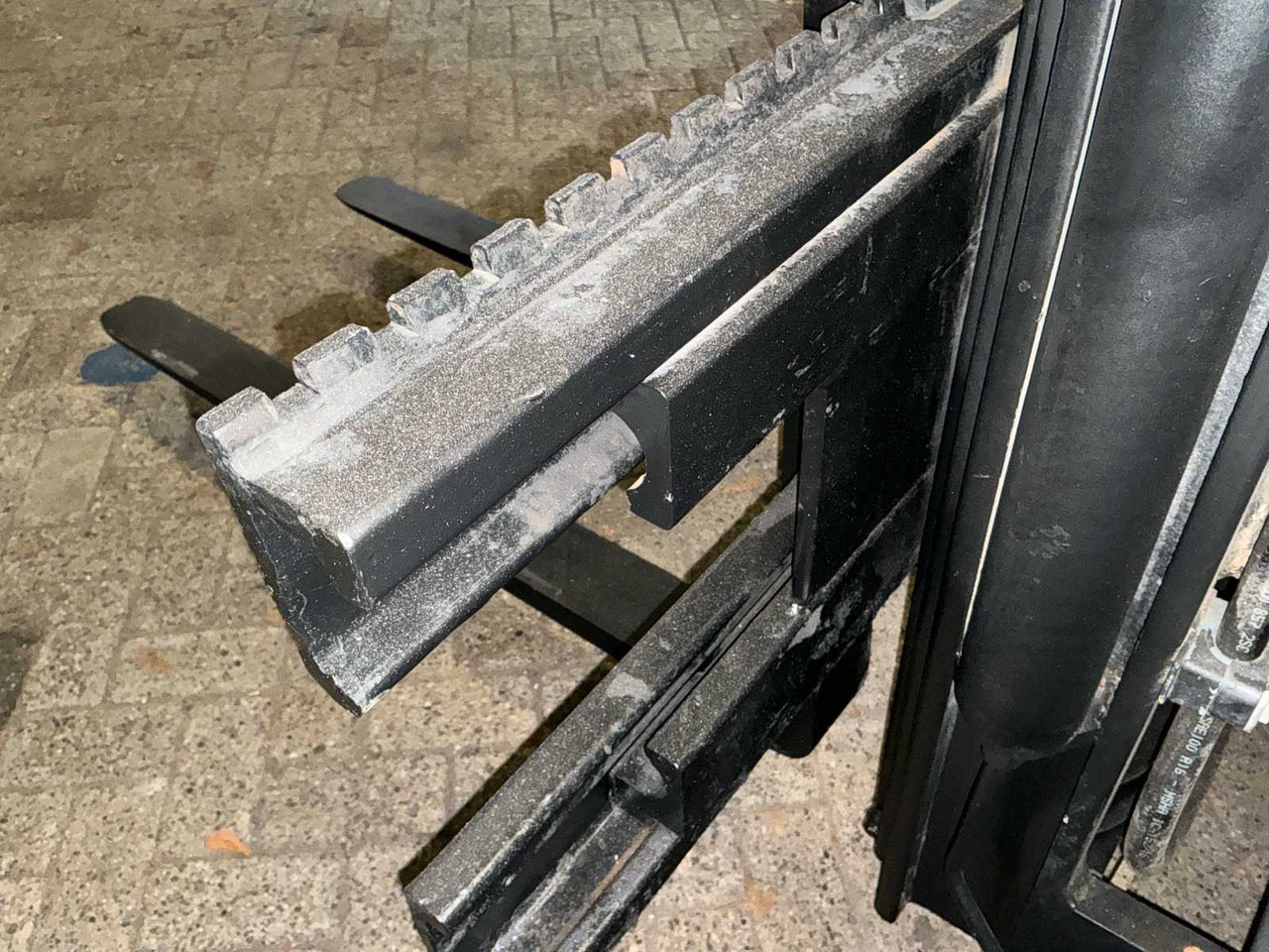 叉车 2005 AUSA CH200H FORKLIFT:图13 叉车 2005 AUSA CH200H FORKLIFT:图13