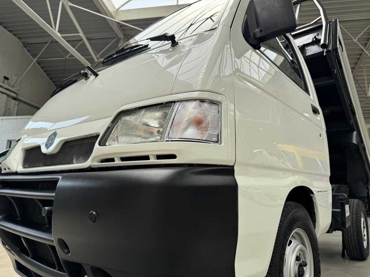 2005 PIAGGIO PORTER TIPPER 1.3 PETROL - 小型货车:图4 2005 PIAGGIO PORTER TIPPER 1.3 PETROL - 小型货车:图4