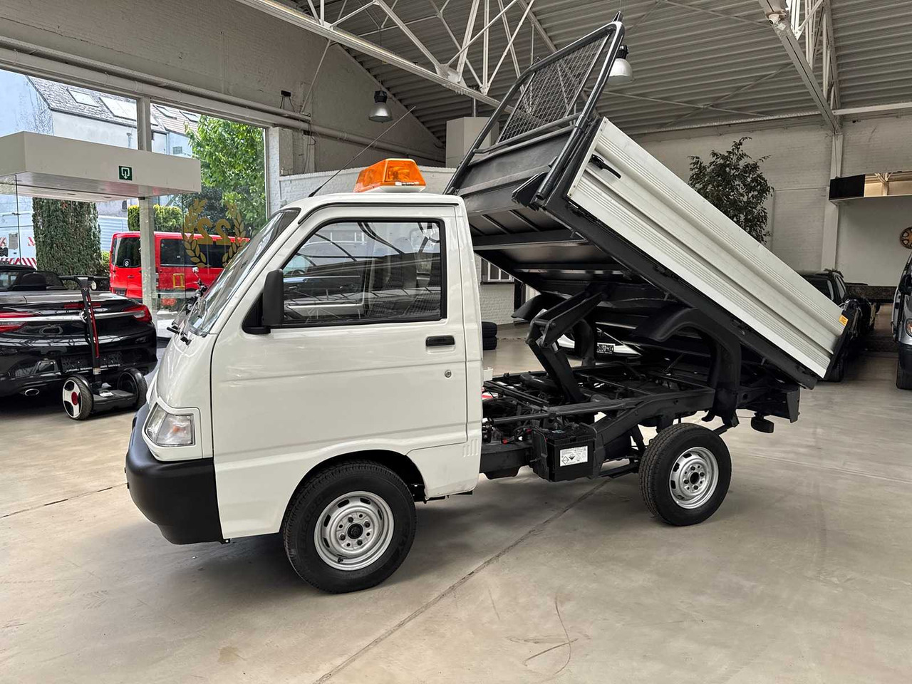 2005 PIAGGIO PORTER TIPPER 1.3 PETROL - 小型货车:图5 2005 PIAGGIO PORTER TIPPER 1.3 PETROL - 小型货车:图5