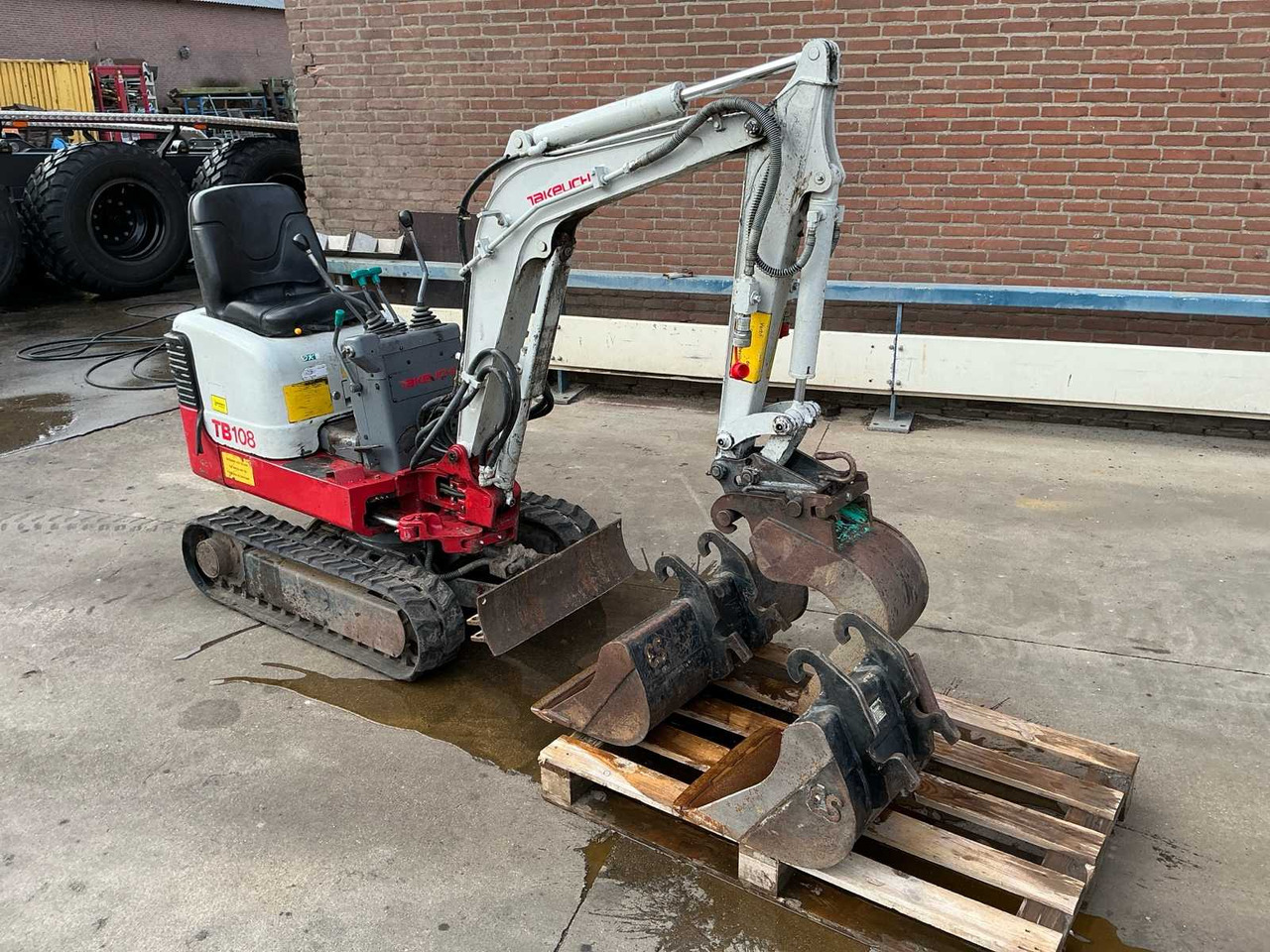 2005 TAKEUCHI TB108 MINI EXCAVATOR - 小型挖掘机:图3 2005 TAKEUCHI TB108 MINI EXCAVATOR - 小型挖掘机:图3