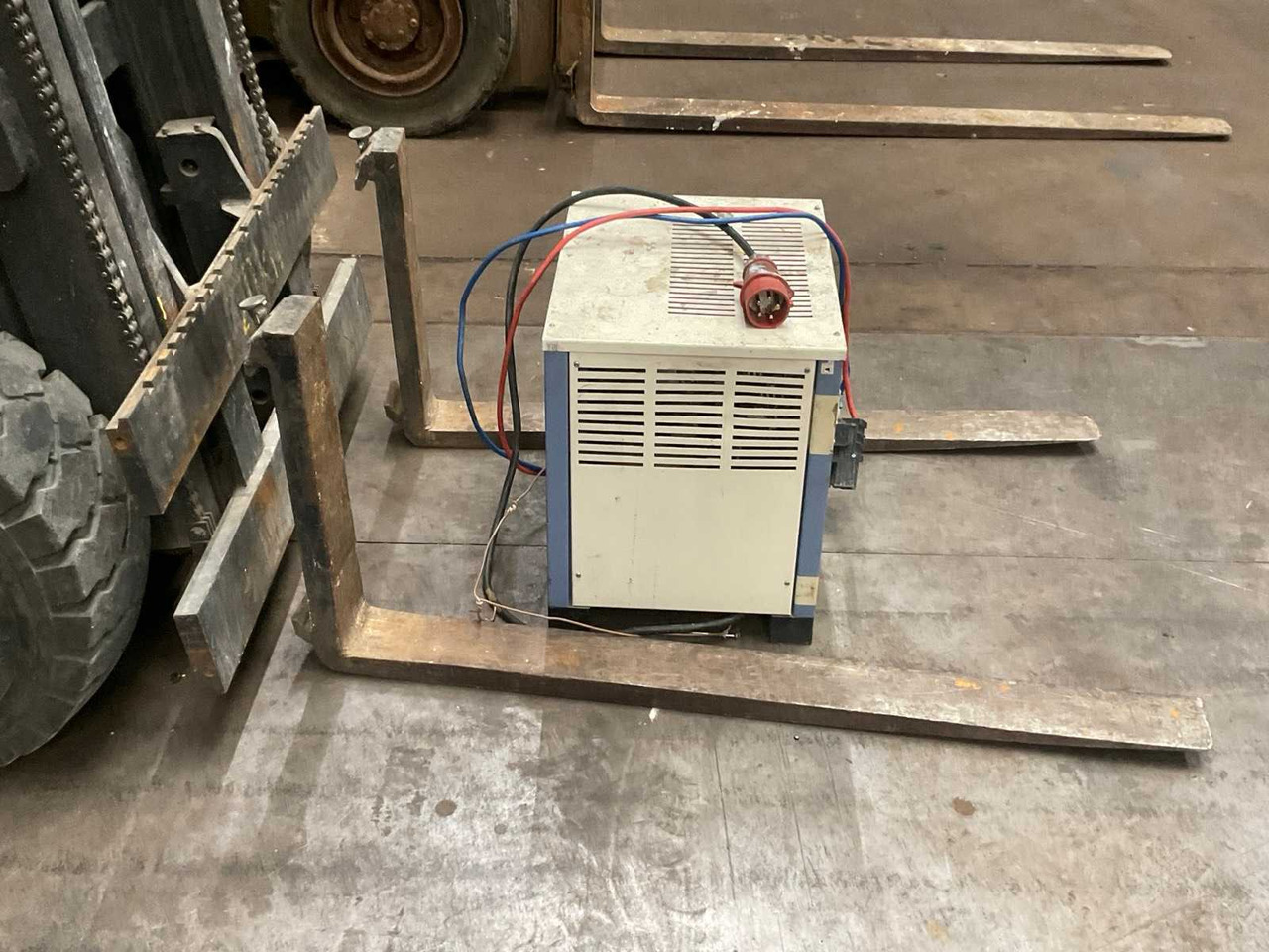 2006 BALKANCAR EV30-4020S FORKLIFT - 叉车:图5 2006 BALKANCAR EV30-4020S FORKLIFT - 叉车:图5