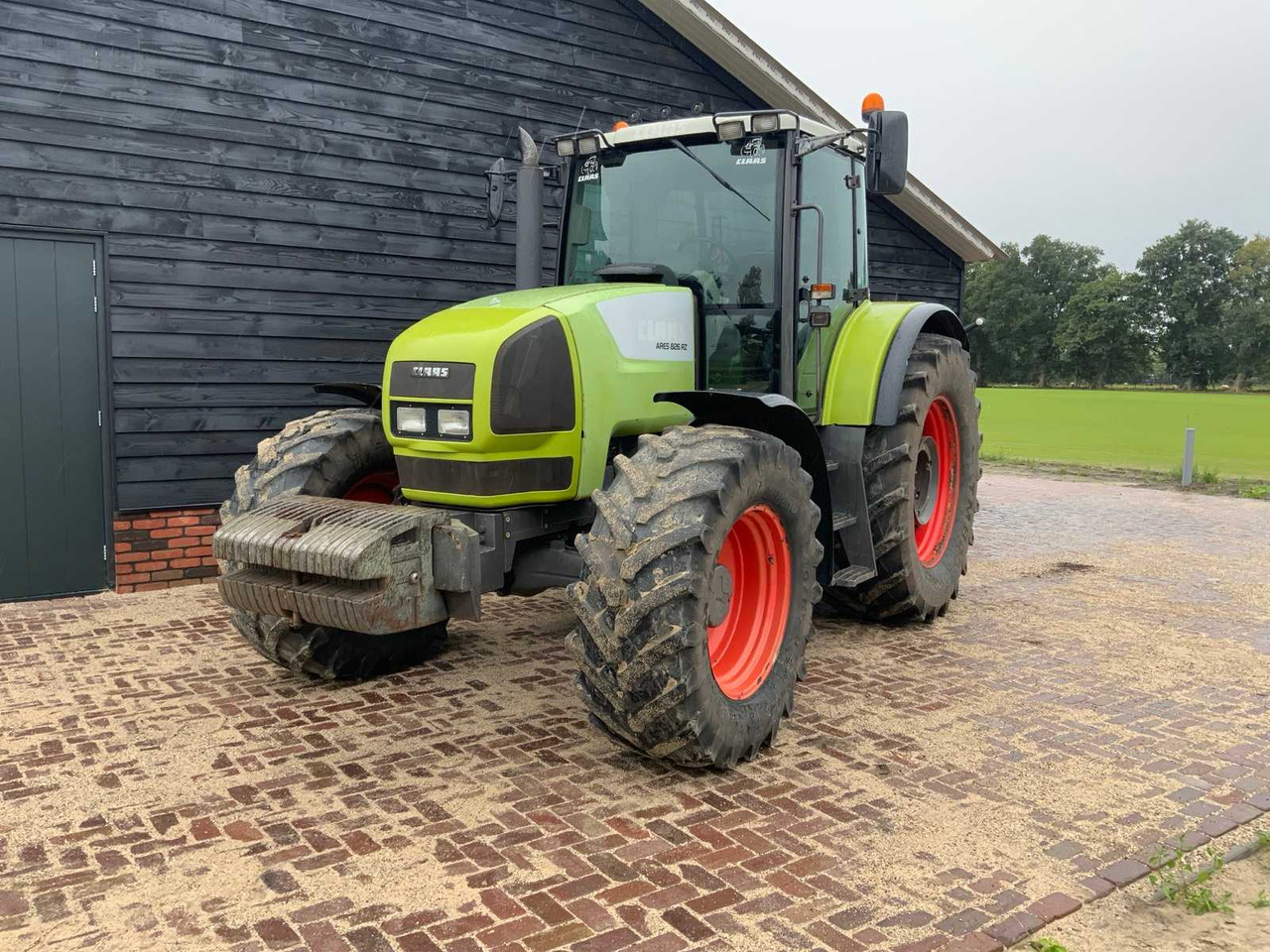 2006 CLAAS ARES 826 RZ ALL-WHEEL DRIVE FARM TRACTOR - 拖拉机:图1 2006 CLAAS ARES 826 RZ ALL-WHEEL DRIVE FARM TRACTOR - 拖拉机:图1