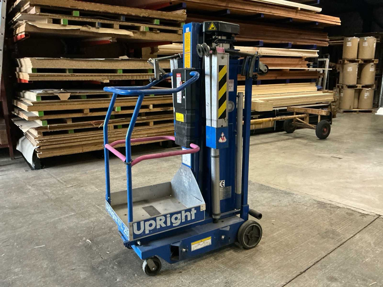 2007 UPRIGHT LL25 A-C AERIAL WORK PLATFORM - 空中平台:图1 2007 UPRIGHT LL25 A-C AERIAL WORK PLATFORM - 空中平台:图1