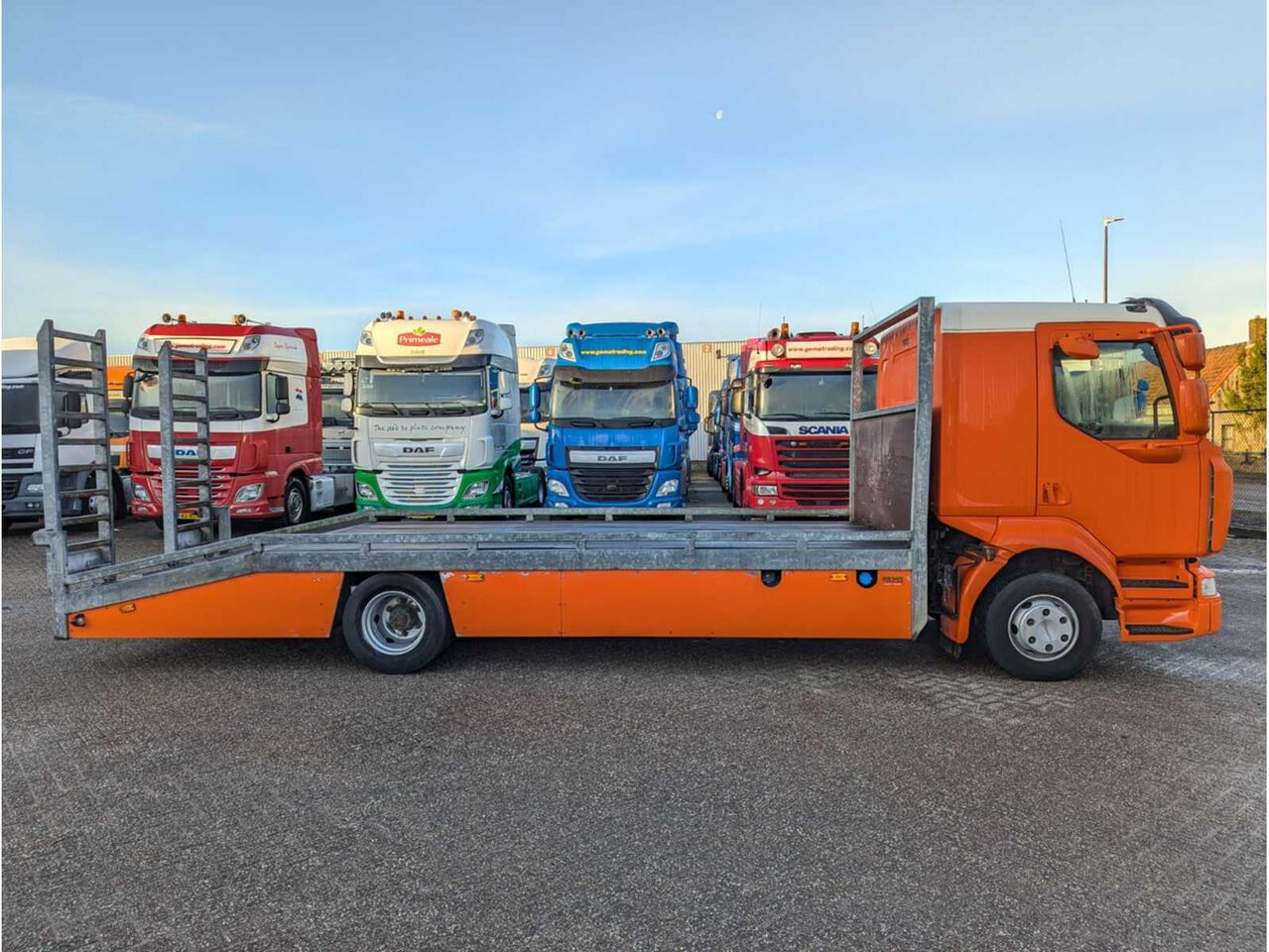 2008 RENAULT MIDLUM 220 RAMP - 卡车:图4 2008 RENAULT MIDLUM 220 RAMP - 卡车:图4