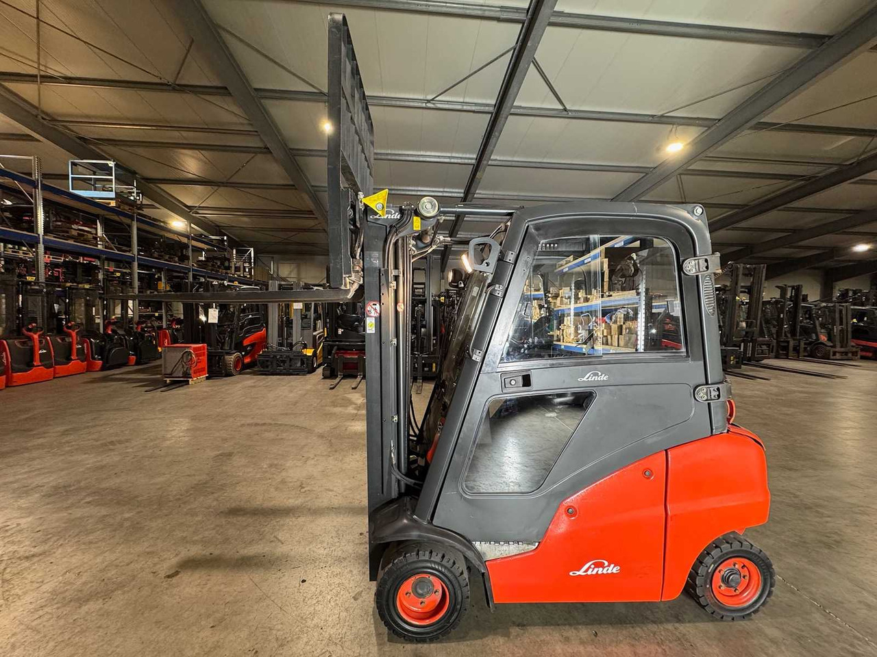 2008 SERVICE + UVV 10/2026 LINDE H20T 2,000KG TRIPLEX GAS FORKLIFT FORKLIFT 11,735 HOURS - 叉车:图2 2008 SERVICE + UVV 10/2026 LINDE H20T 2,000KG TRIPLEX GAS FORKLIFT FORKLIFT 11,735 HOURS - 叉车:图2