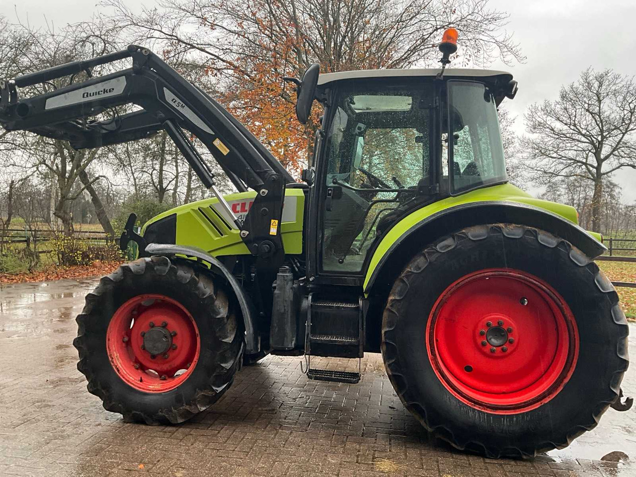 拖拉机 2011 CLAAS ARION 420 FOUR-WHEEL DRIVE FARM TRACTOR WITH FRONT LOADER:图9 拖拉机 2011 CLAAS ARION 420 FOUR-WHEEL DRIVE FARM TRACTOR WITH FRONT LOADER:图9