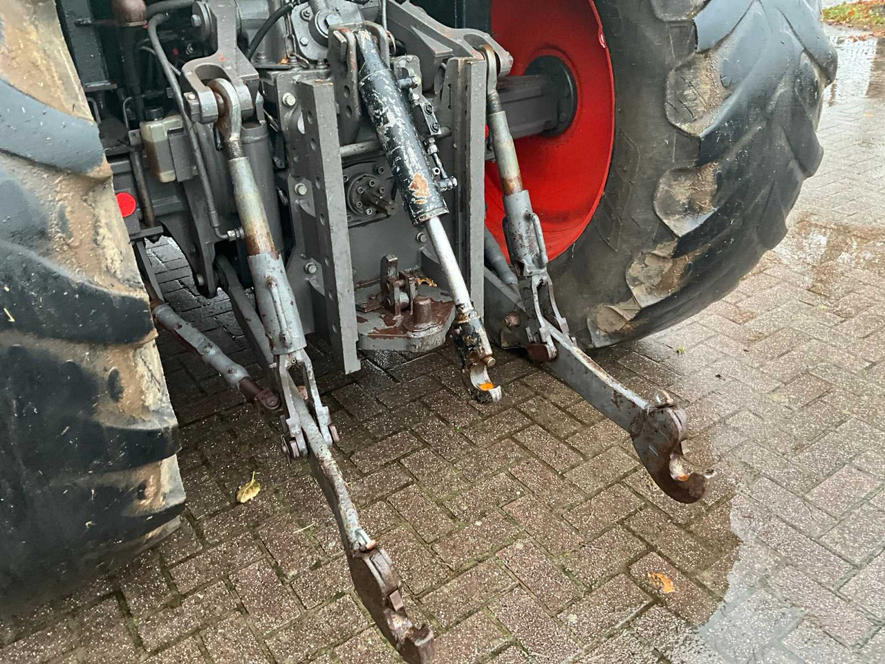 拖拉机 2011 CLAAS ARION 420 FOUR-WHEEL DRIVE FARM TRACTOR WITH FRONT LOADER:图19 拖拉机 2011 CLAAS ARION 420 FOUR-WHEEL DRIVE FARM TRACTOR WITH FRONT LOADER:图19