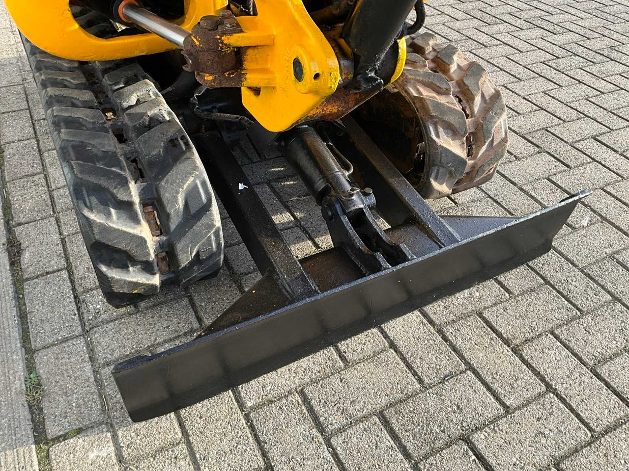 小型挖掘机 2011 JCB 8014 CTS MINI EXCAVATOR:图11 小型挖掘机 2011 JCB 8014 CTS MINI EXCAVATOR:图11