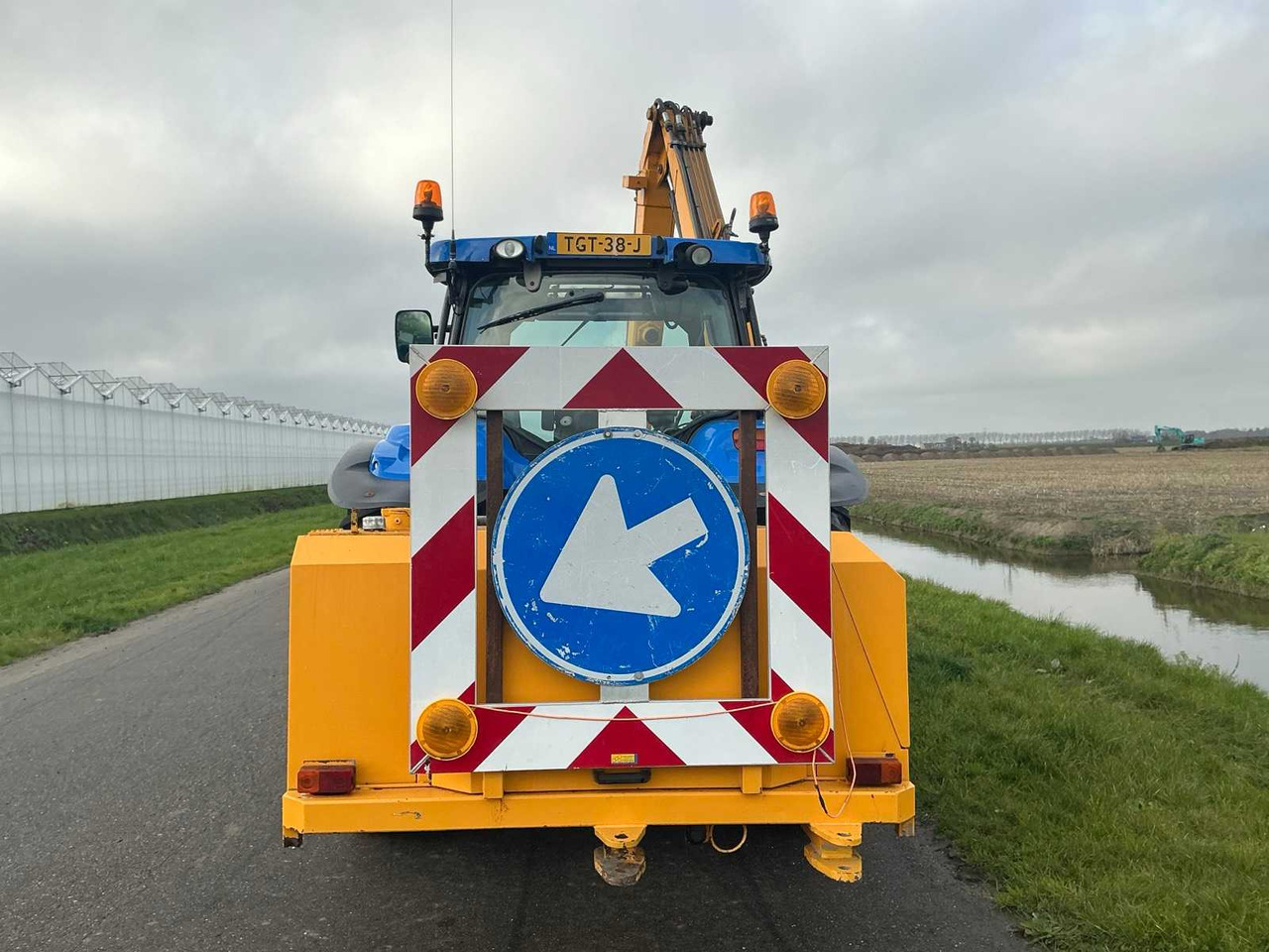 2011 NEW HOLLAND T6070 FOUR WHEEL DRIVE FARM TRACTOR - 拖拉机:图4 2011 NEW HOLLAND T6070 FOUR WHEEL DRIVE FARM TRACTOR - 拖拉机:图4