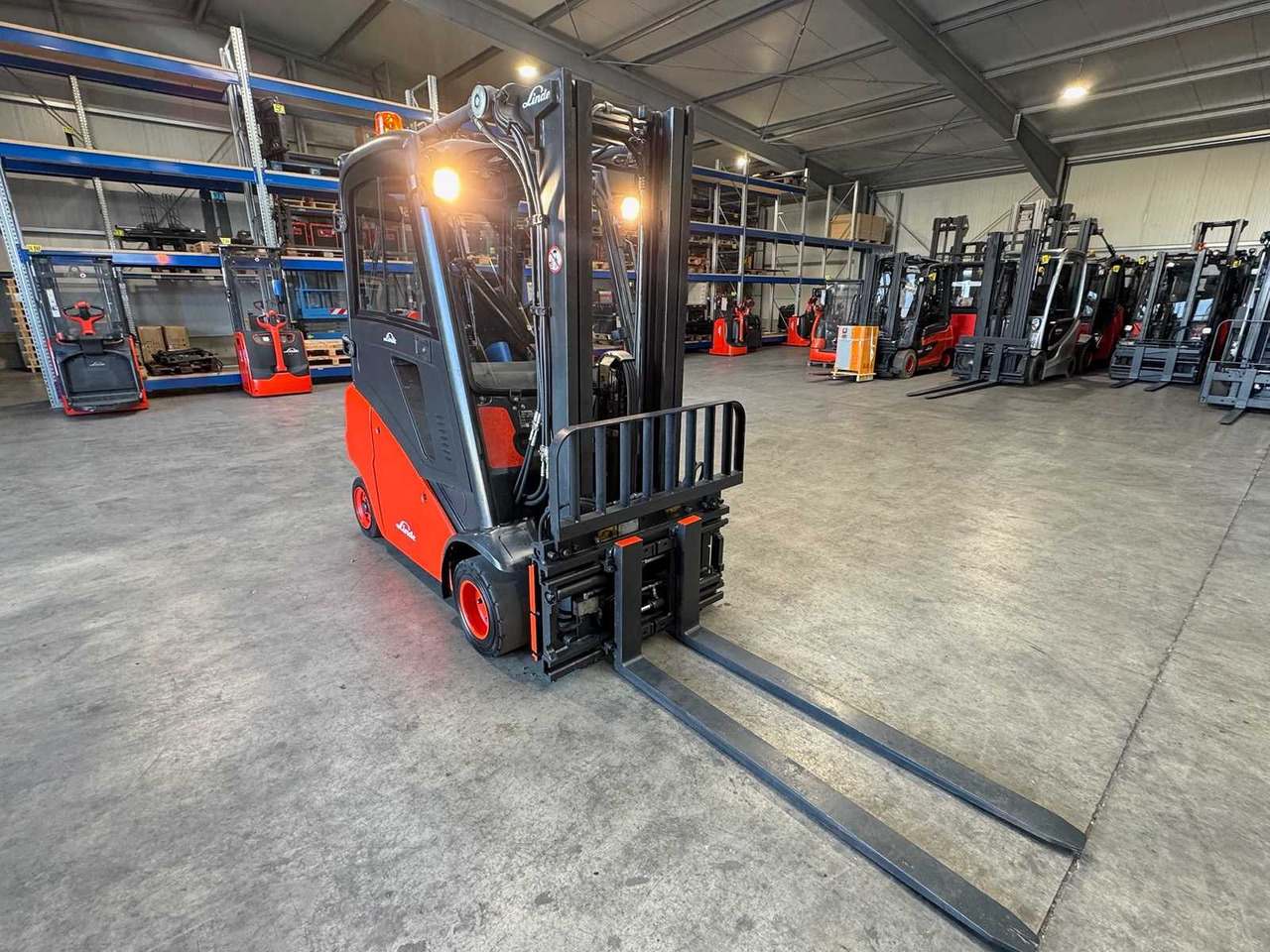 2011 SERVICE + UVV 09/2026 LINDE H20T 2.000KG TRIPLEX 3.+4. - 叉车:图3 2011 SERVICE + UVV 09/2026 LINDE H20T 2.000KG TRIPLEX 3.+4. - 叉车:图3