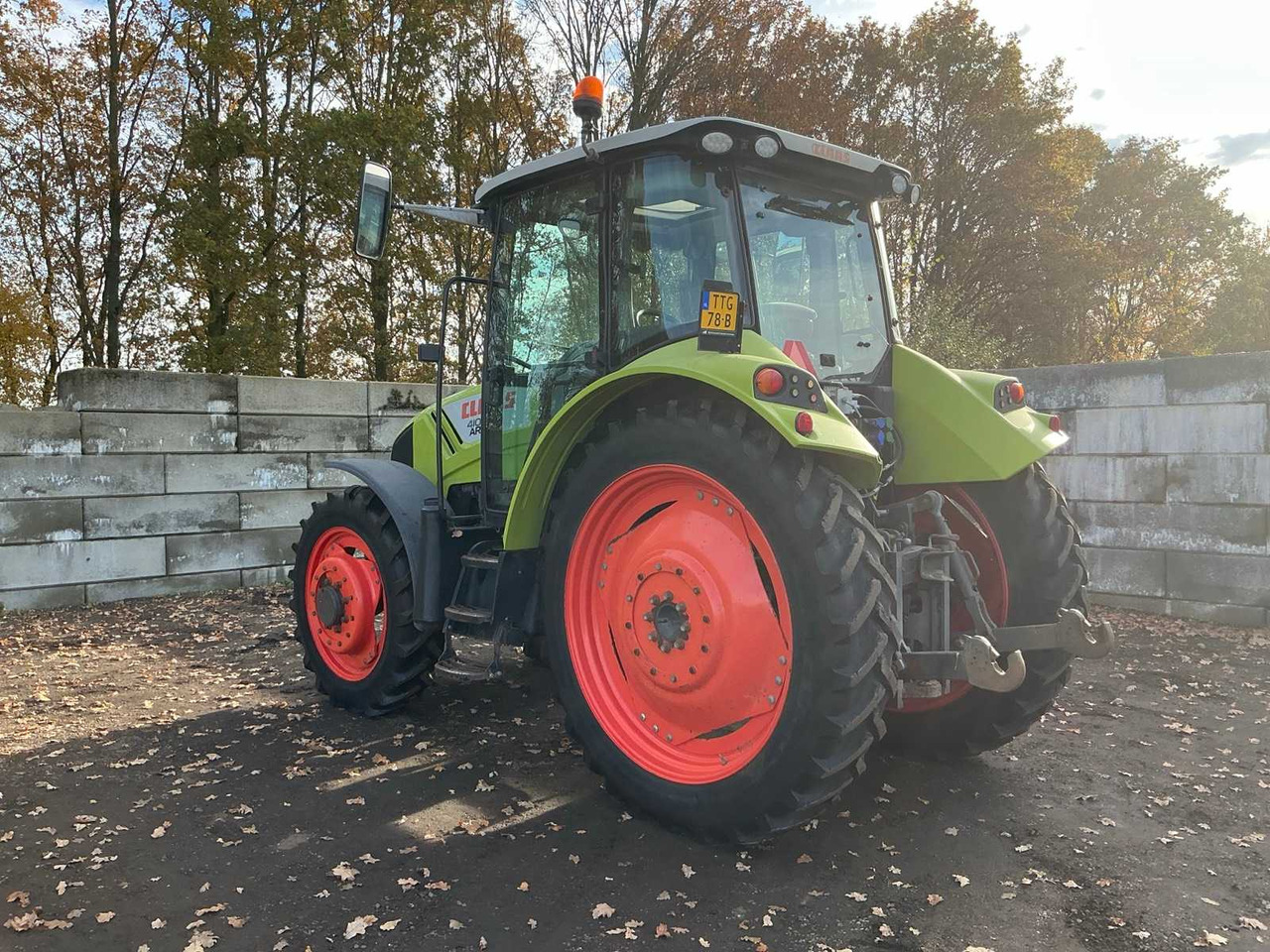 2012 CLAAS 410 ARION FOUR-WHEEL DRIVE FARM TRACTOR - 拖拉机:图3 2012 CLAAS 410 ARION FOUR-WHEEL DRIVE FARM TRACTOR - 拖拉机:图3