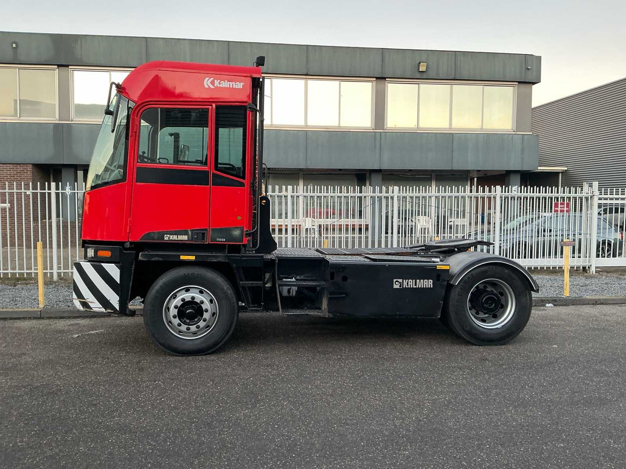 2012 KALMAR TT612D TERMINAL TRUCK - 卡车:图3 2012 KALMAR TT612D TERMINAL TRUCK - 卡车:图3