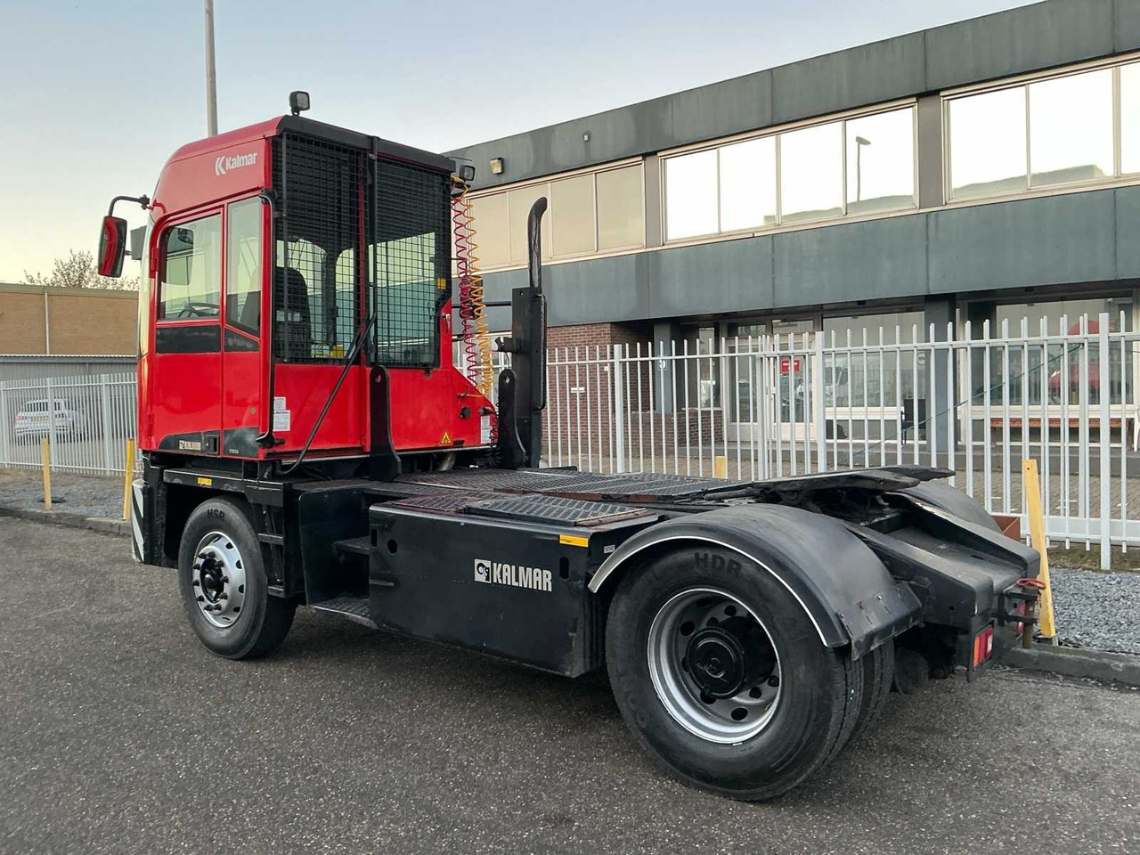 2012 KALMAR TT612D TERMINAL TRUCK - 卡车:图4 2012 KALMAR TT612D TERMINAL TRUCK - 卡车:图4
