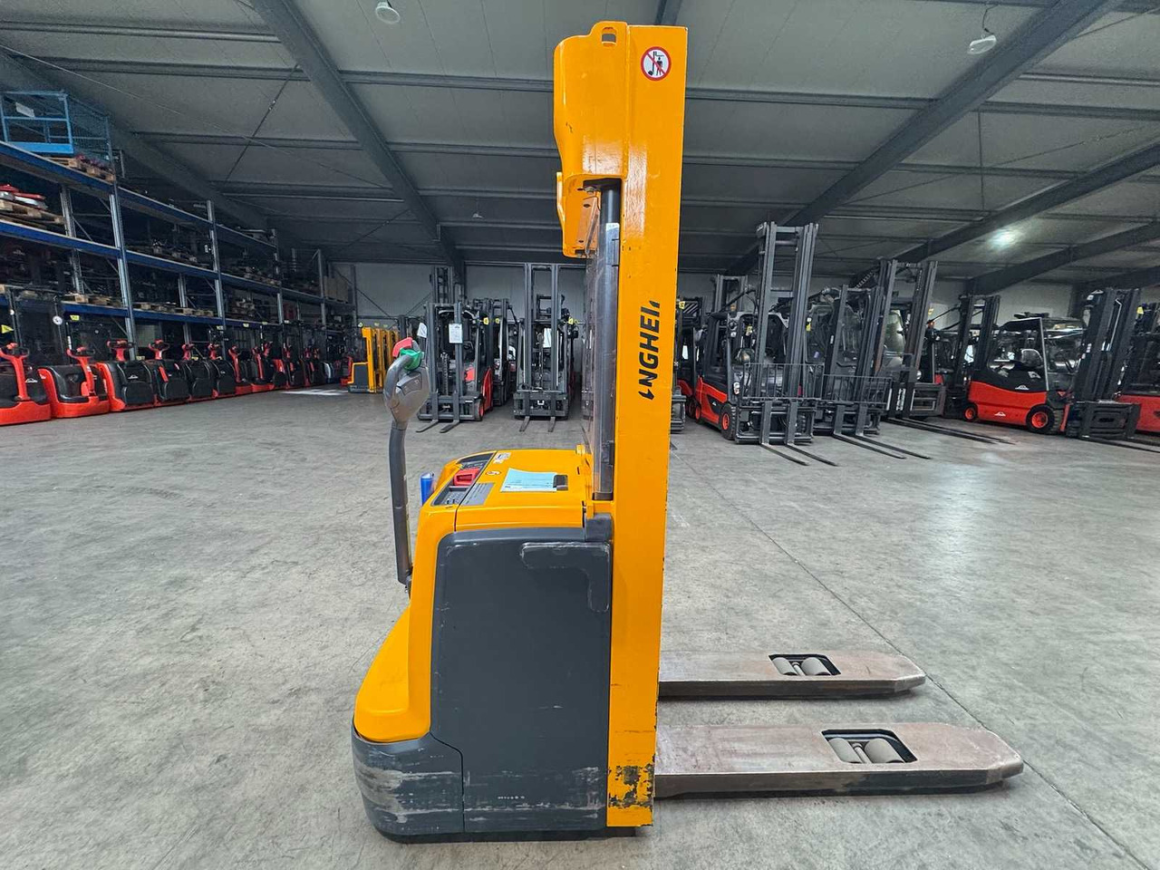 2015 JUNGHEINRICH EJC220 2,000KG STACKER PALLET TRUCK ANT FREE LIFT - 叉车:图3 2015 JUNGHEINRICH EJC220 2,000KG STACKER PALLET TRUCK ANT FREE LIFT - 叉车:图3