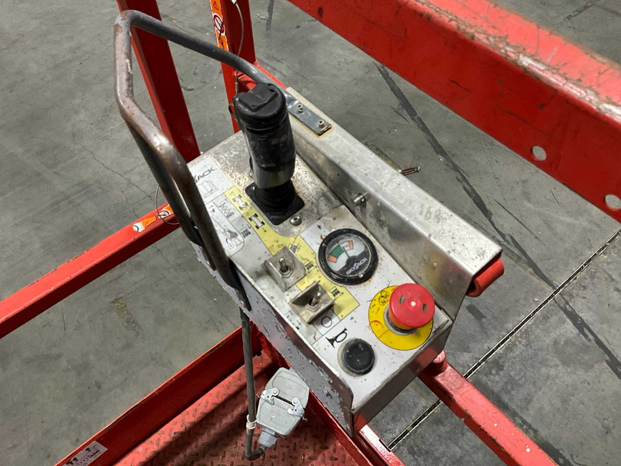 2015 SKYJACK SJ 4620 AERIAL PLATFORM - 空中平台:图5 2015 SKYJACK SJ 4620 AERIAL PLATFORM - 空中平台:图5