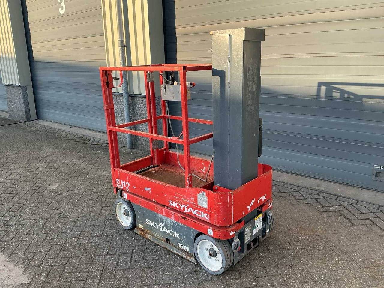 2015 SKYJACK SJ12 AERIAL PLATFORM - 空中平台:图3 2015 SKYJACK SJ12 AERIAL PLATFORM - 空中平台:图3