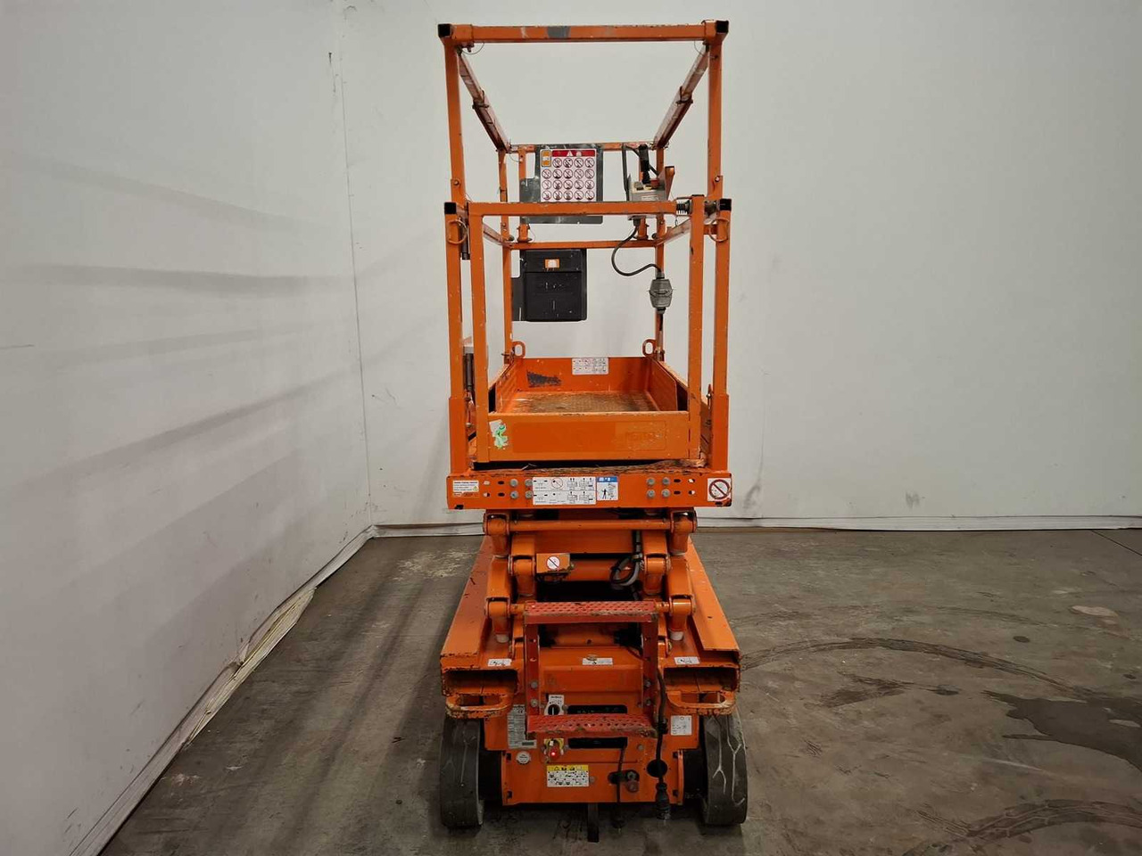 2015 SKYJACK SJ3219 AERIAL PLATFORM - 空中平台:图4 2015 SKYJACK SJ3219 AERIAL PLATFORM - 空中平台:图4