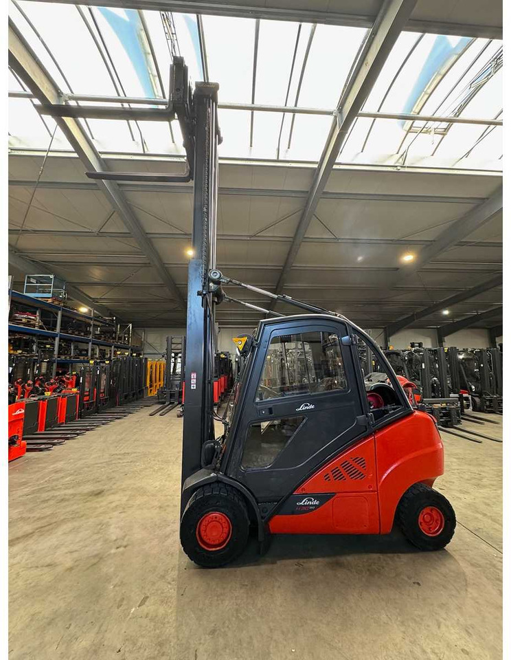 2016 LINDE H30T 3.000KG 3.+4TH VALVE FORK ADJUSTER GAS FORKLIFT FORKLIFT - 叉车:图3 2016 LINDE H30T 3.000KG 3.+4TH VALVE FORK ADJUSTER GAS FORKLIFT FORKLIFT - 叉车:图3