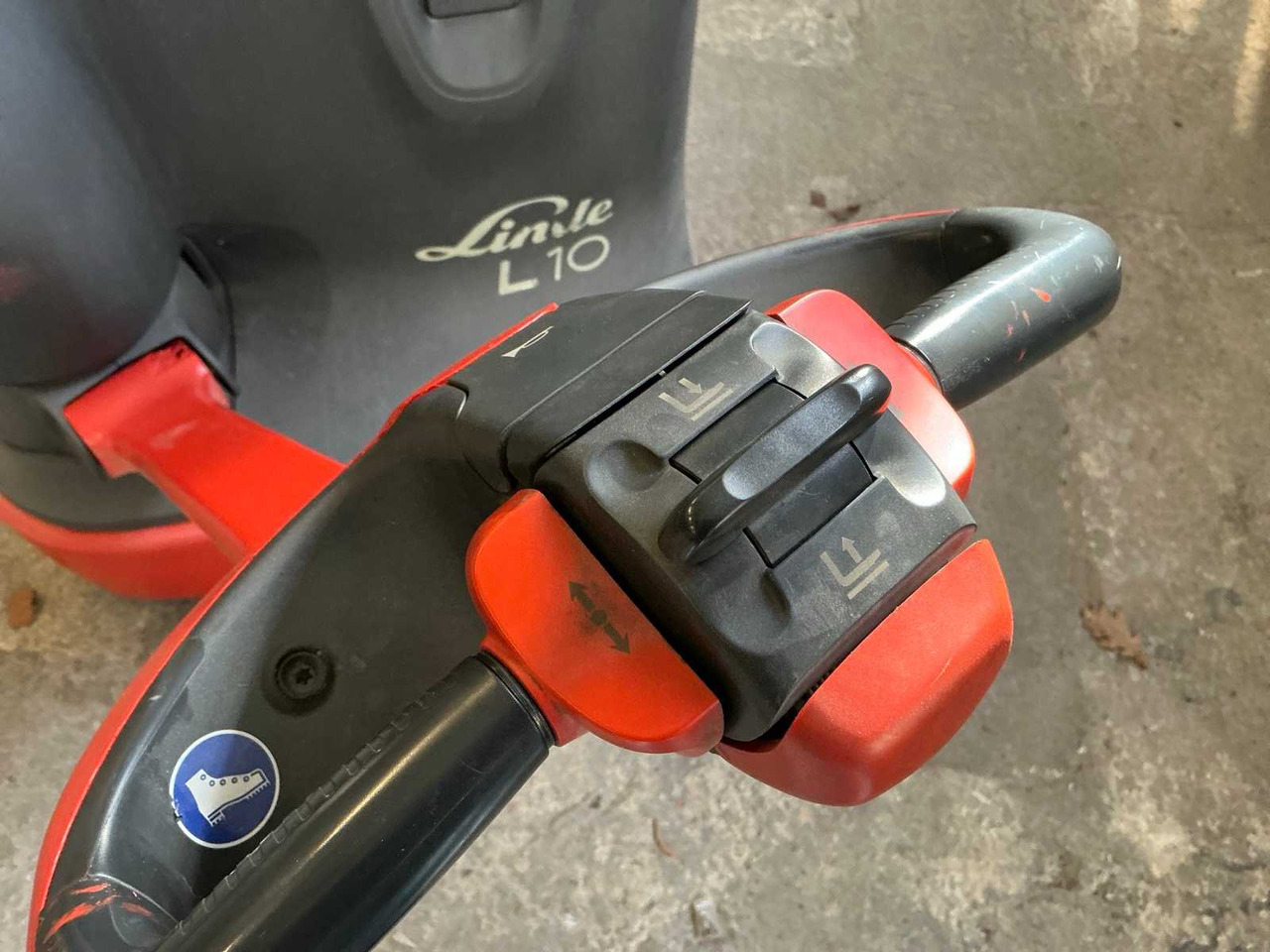 2016 LINDE L10 PEDESTRIAN STACKER - 叉车:图4 2016 LINDE L10 PEDESTRIAN STACKER - 叉车:图4