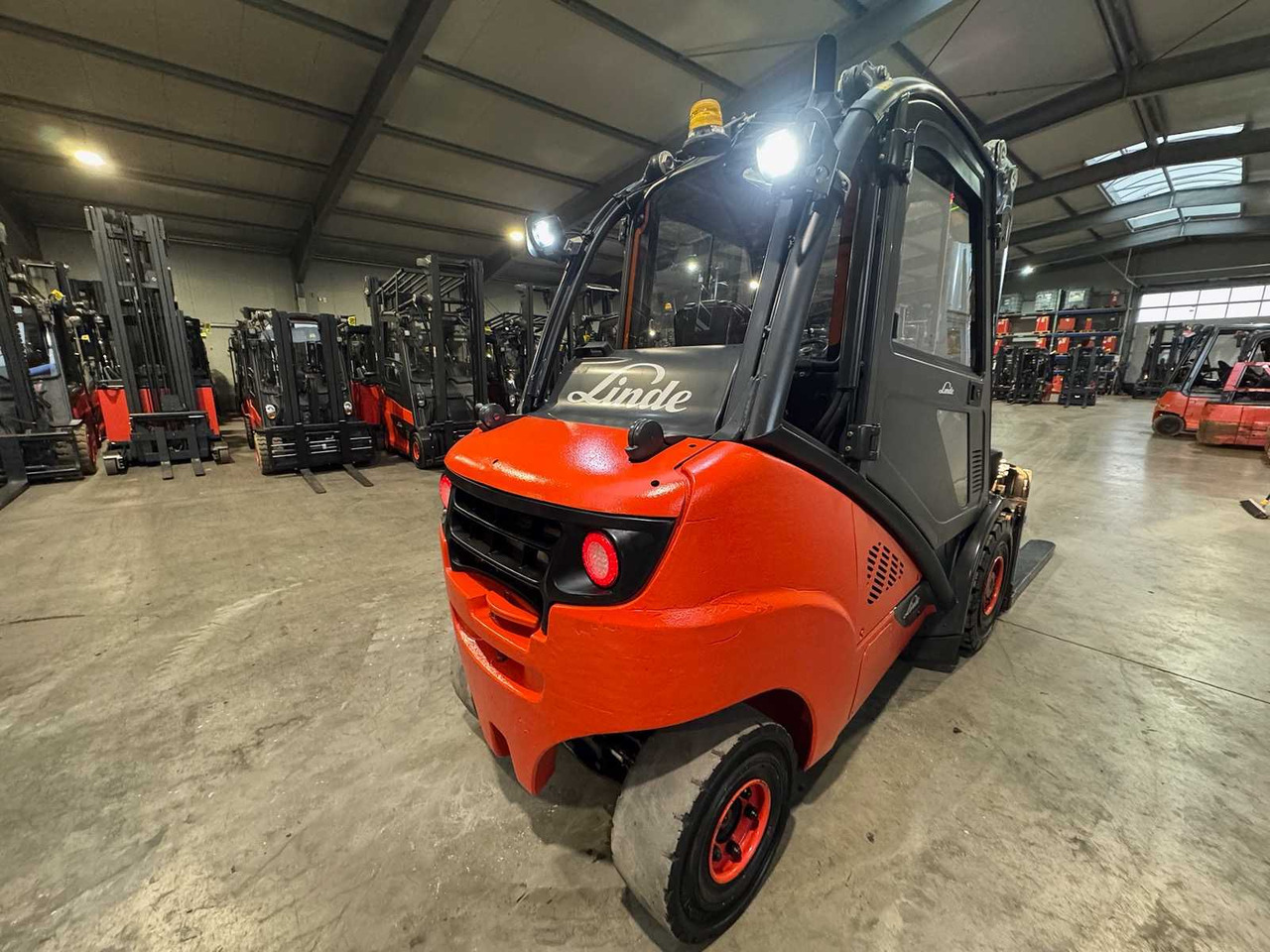 2016 SERVICE + UVV 03/2026 LINDE H35T-02 3RD + 4TH + 5TH VALVE FORK ADJUSTER TELESCOPIC FORKS STVZO GAS FORKLIFT 2,595 HOURS - 叉车:图5 2016 SERVICE + UVV 03/2026 LINDE H35T-02 3RD + 4TH + 5TH VALVE FORK ADJUSTER TELESCOPIC FORKS STVZO GAS FORKLIFT 2,595 HOURS - 叉车:图5