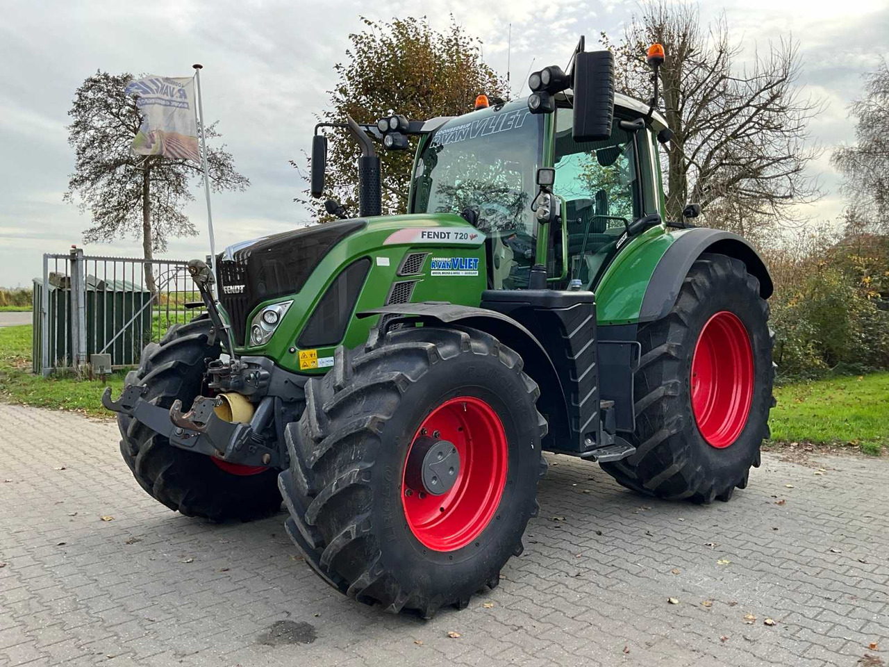 2017 FENDT 720 VARIO ALL-WHEEL DRIVE AGRICULTURAL TRACTOR - 拖拉机:图1 2017 FENDT 720 VARIO ALL-WHEEL DRIVE AGRICULTURAL TRACTOR - 拖拉机:图1