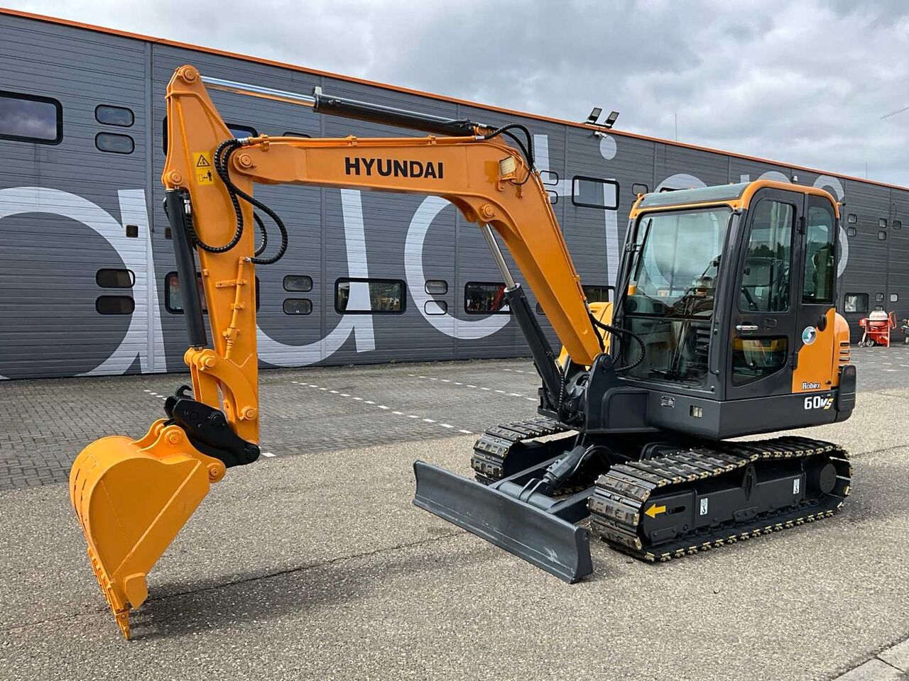 2017 HYUNDAI ROBEX R60VS MIDI EXCAVATOR - 挖掘机:图1 2017 HYUNDAI ROBEX R60VS MIDI EXCAVATOR - 挖掘机:图1